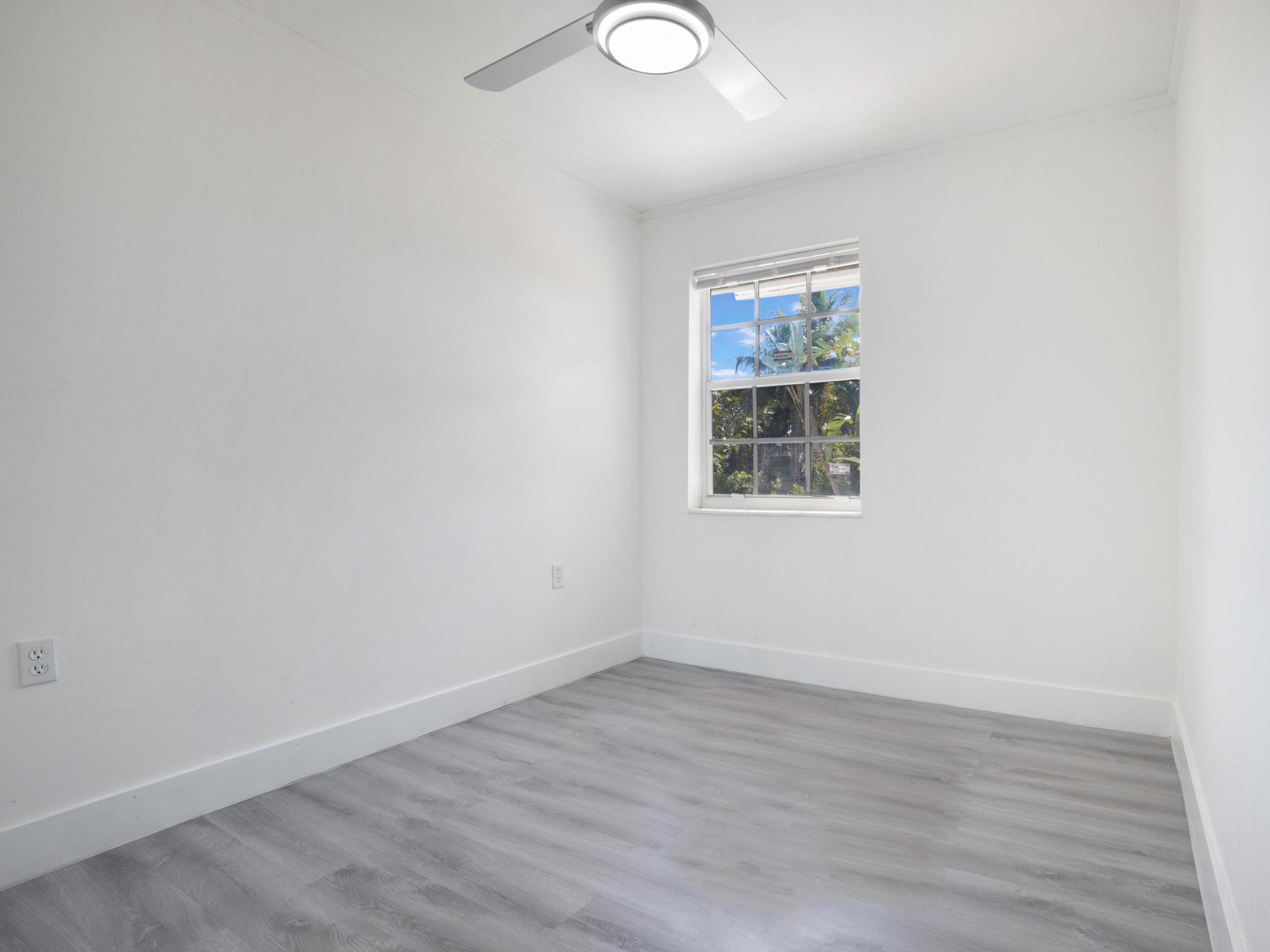 231 N Seacrest Circle