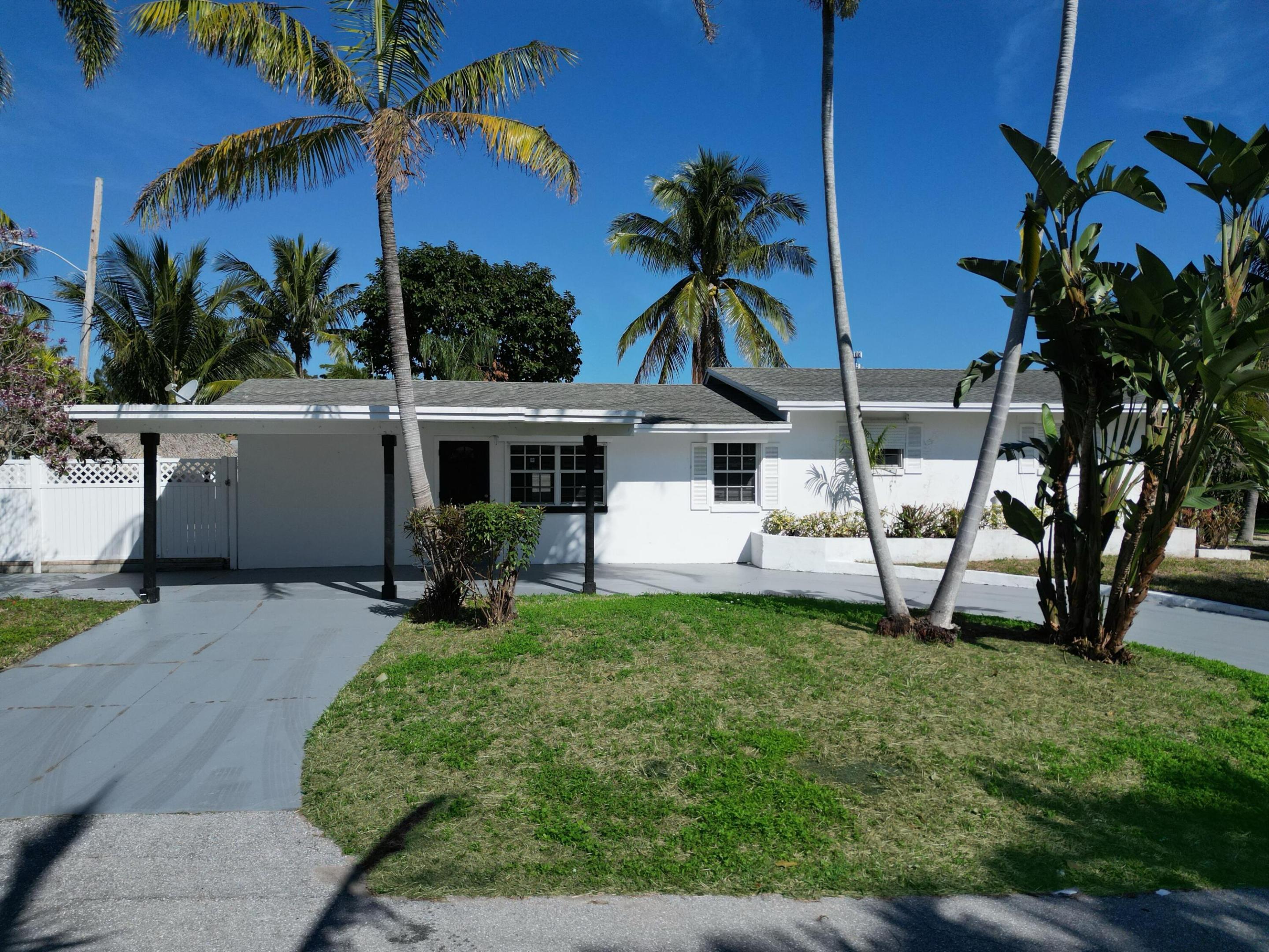 231 N Seacrest Circle