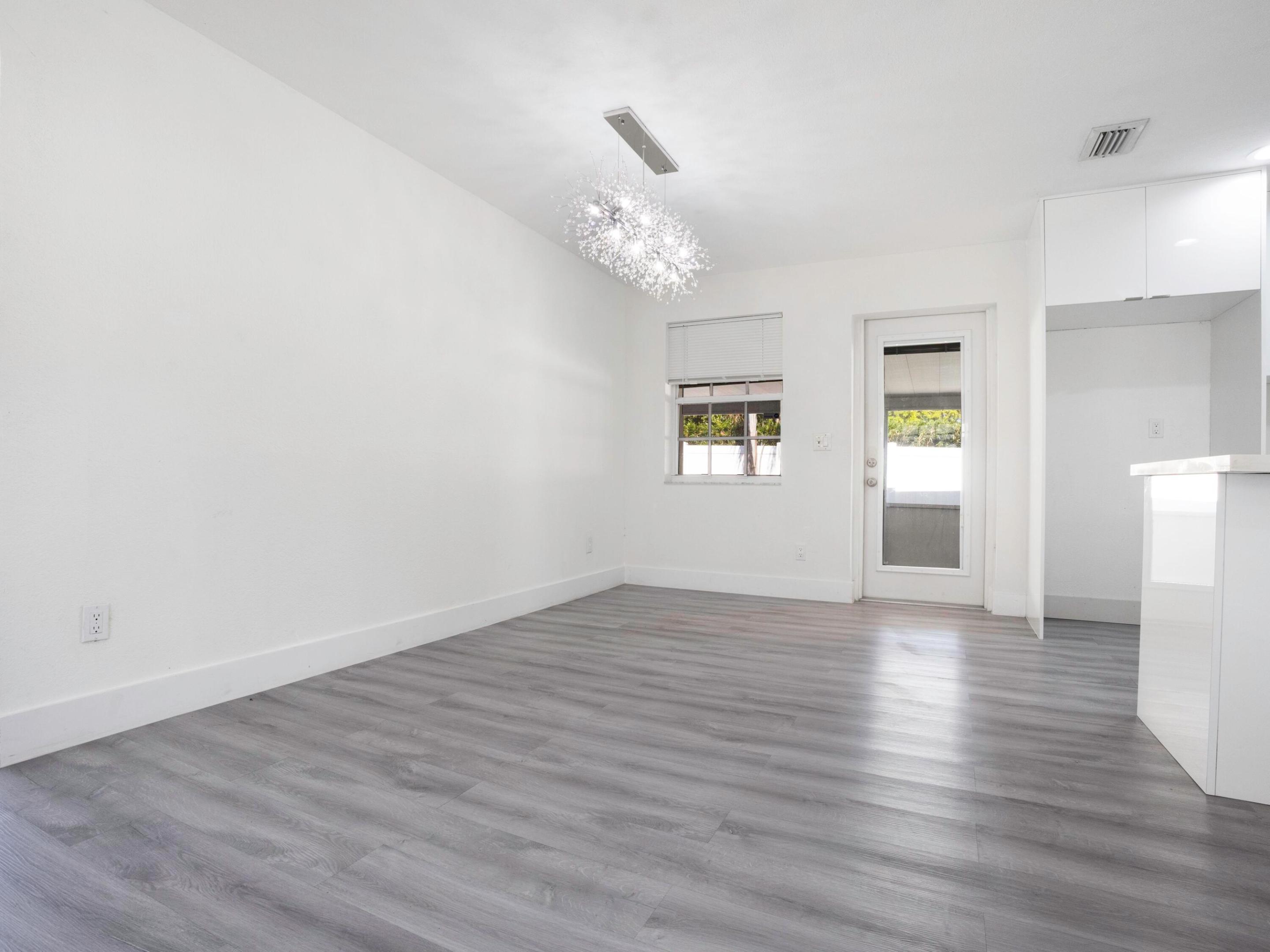 231 N Seacrest Circle