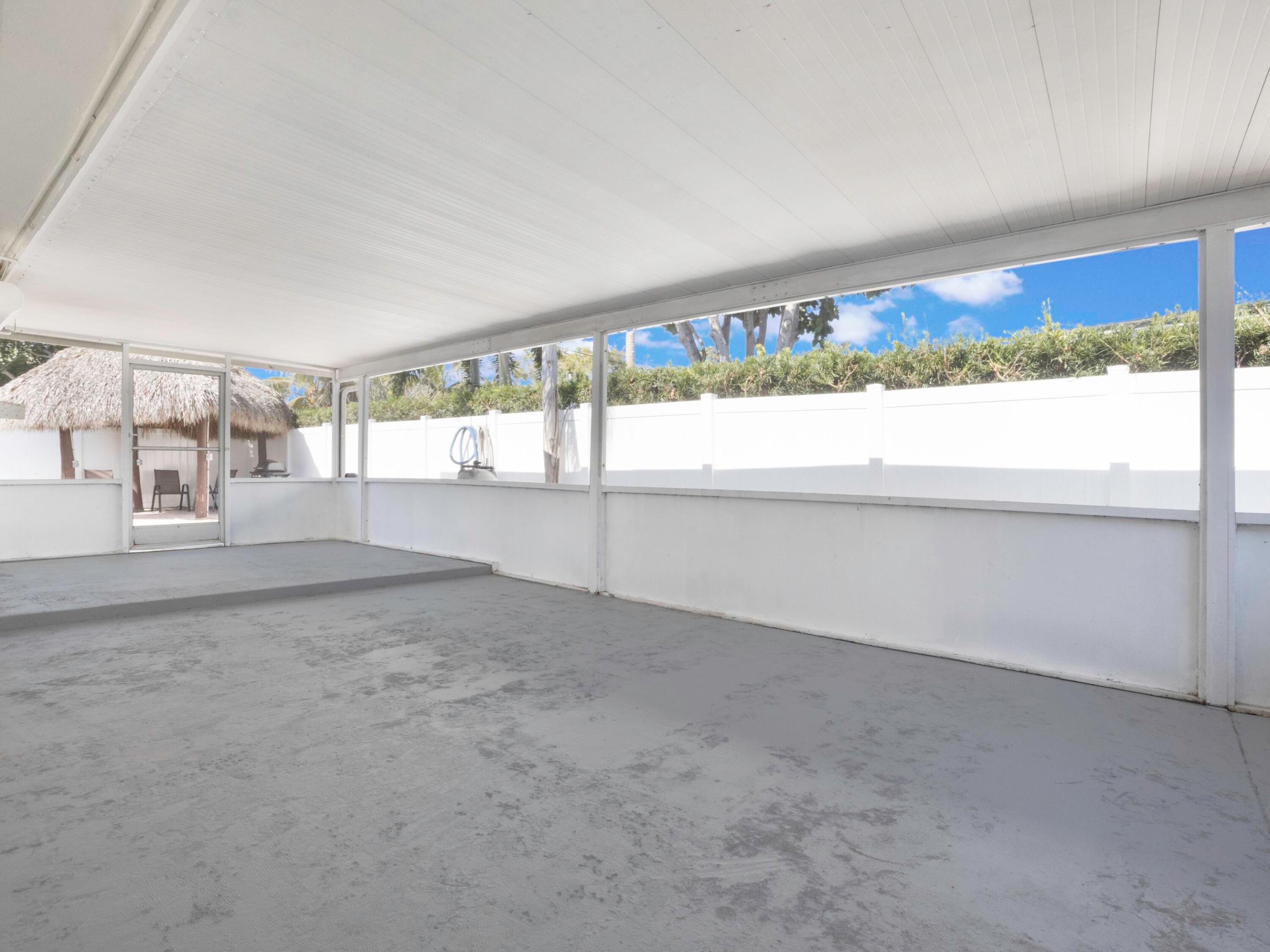 231 N Seacrest Circle
