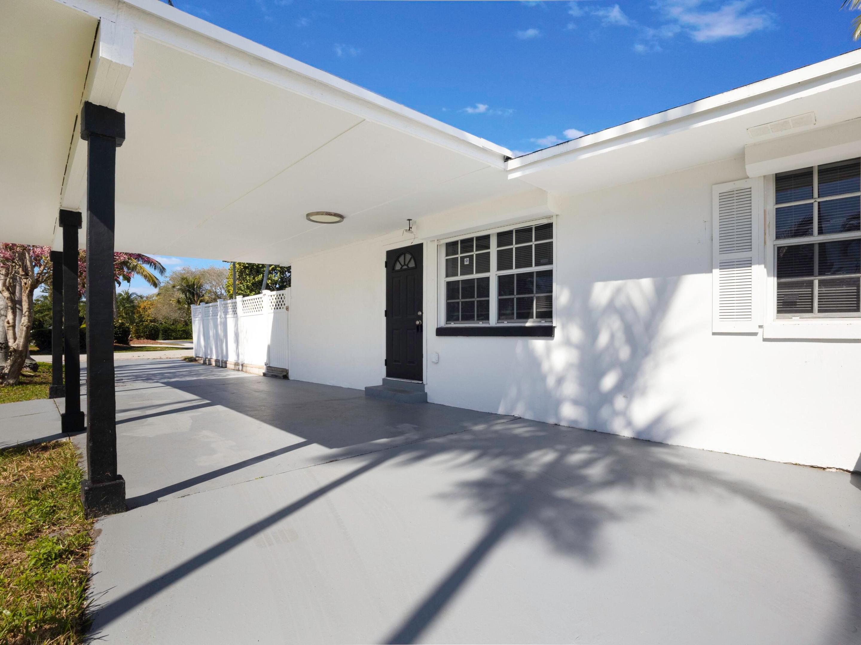 231 N Seacrest Circle
