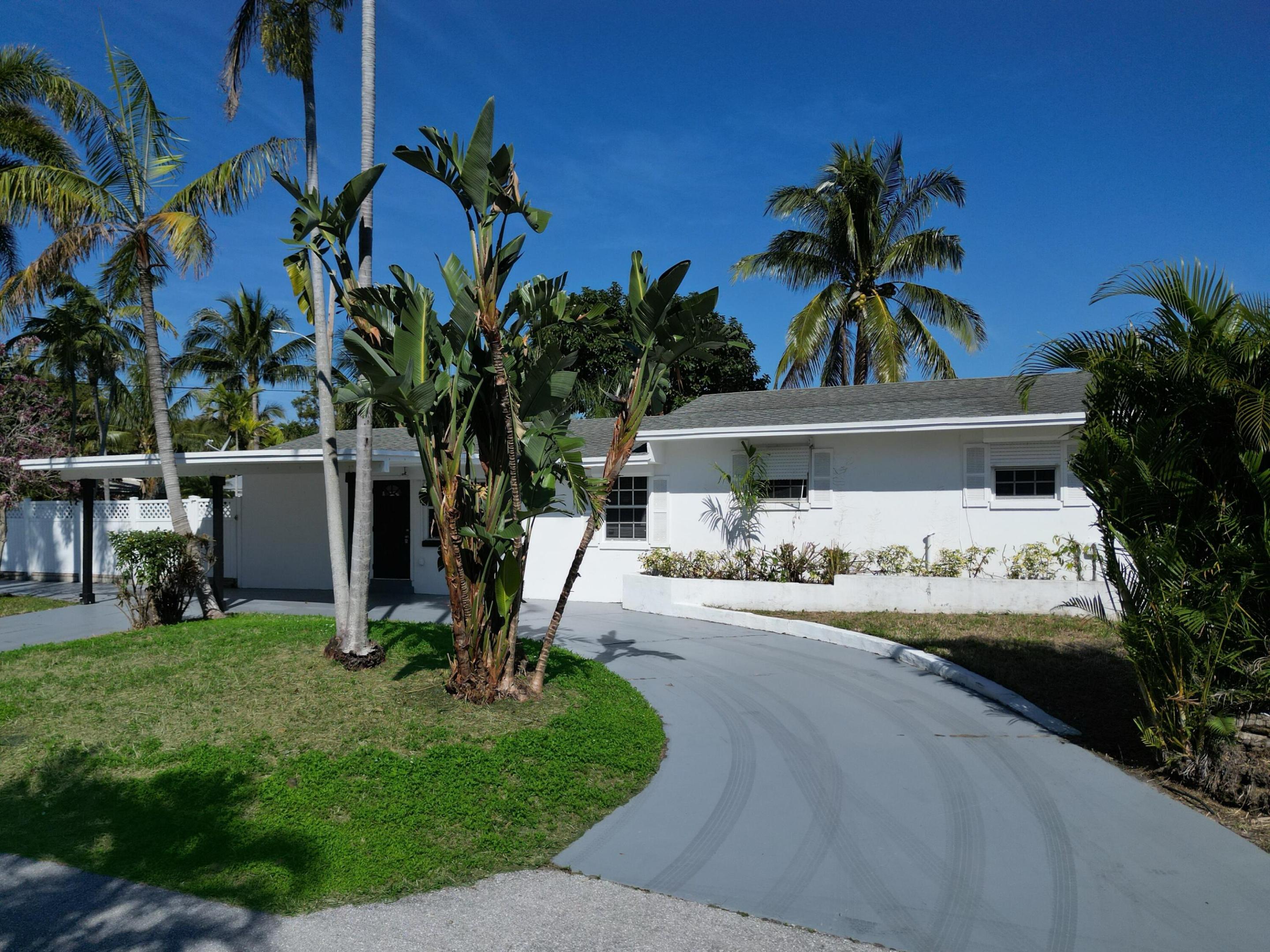 231 N Seacrest Circle