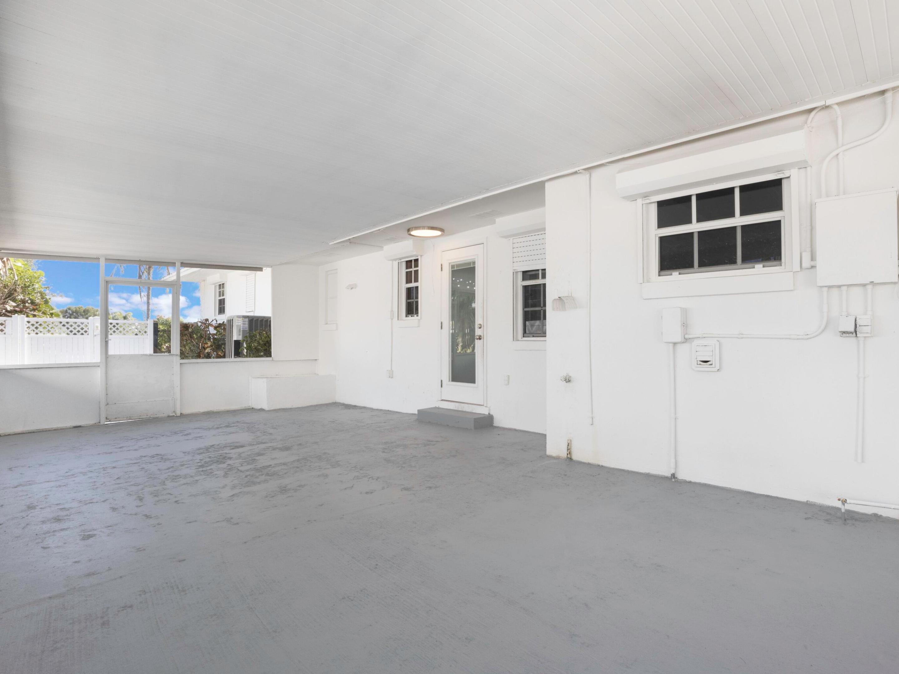 231 N Seacrest Circle