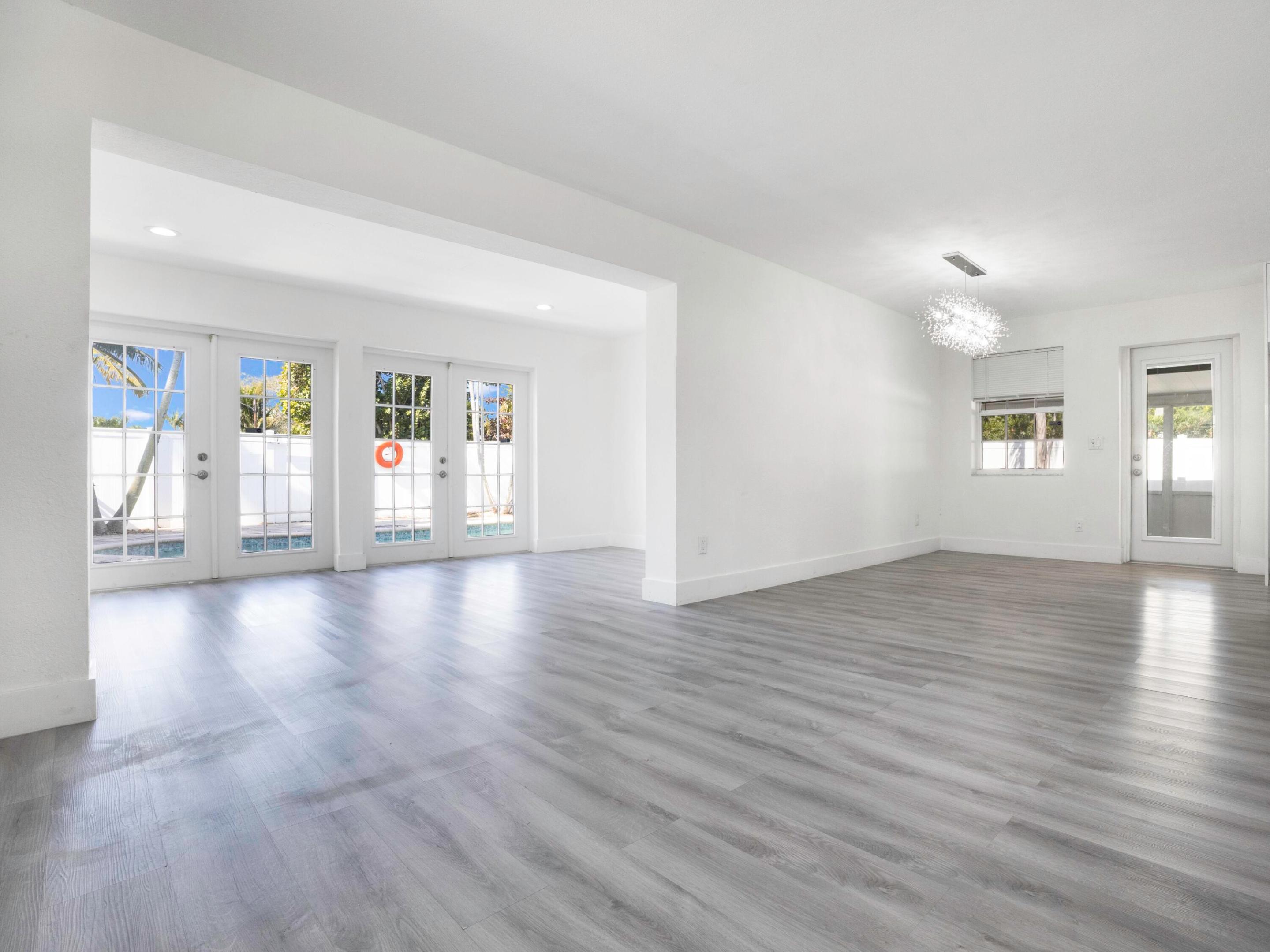 231 N Seacrest Circle