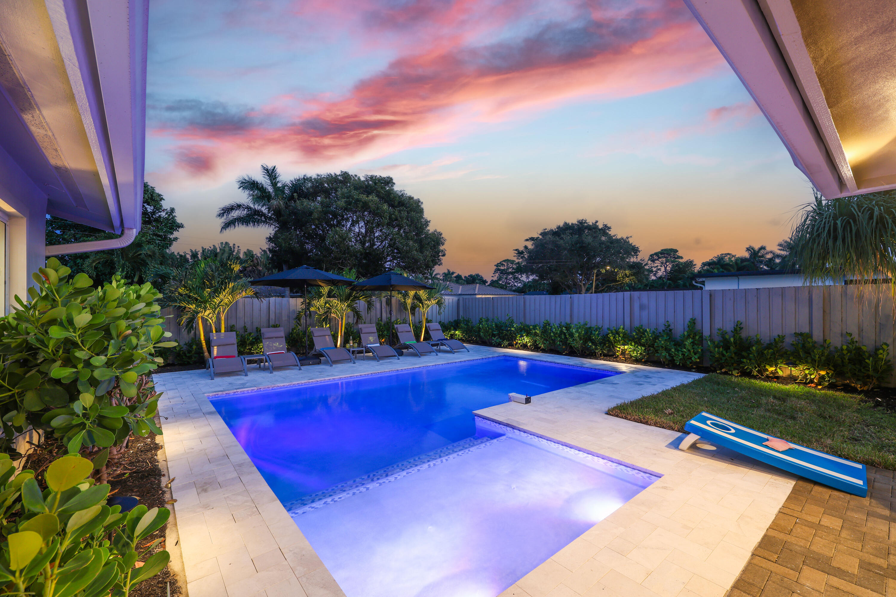 702 SW 27th Terrace