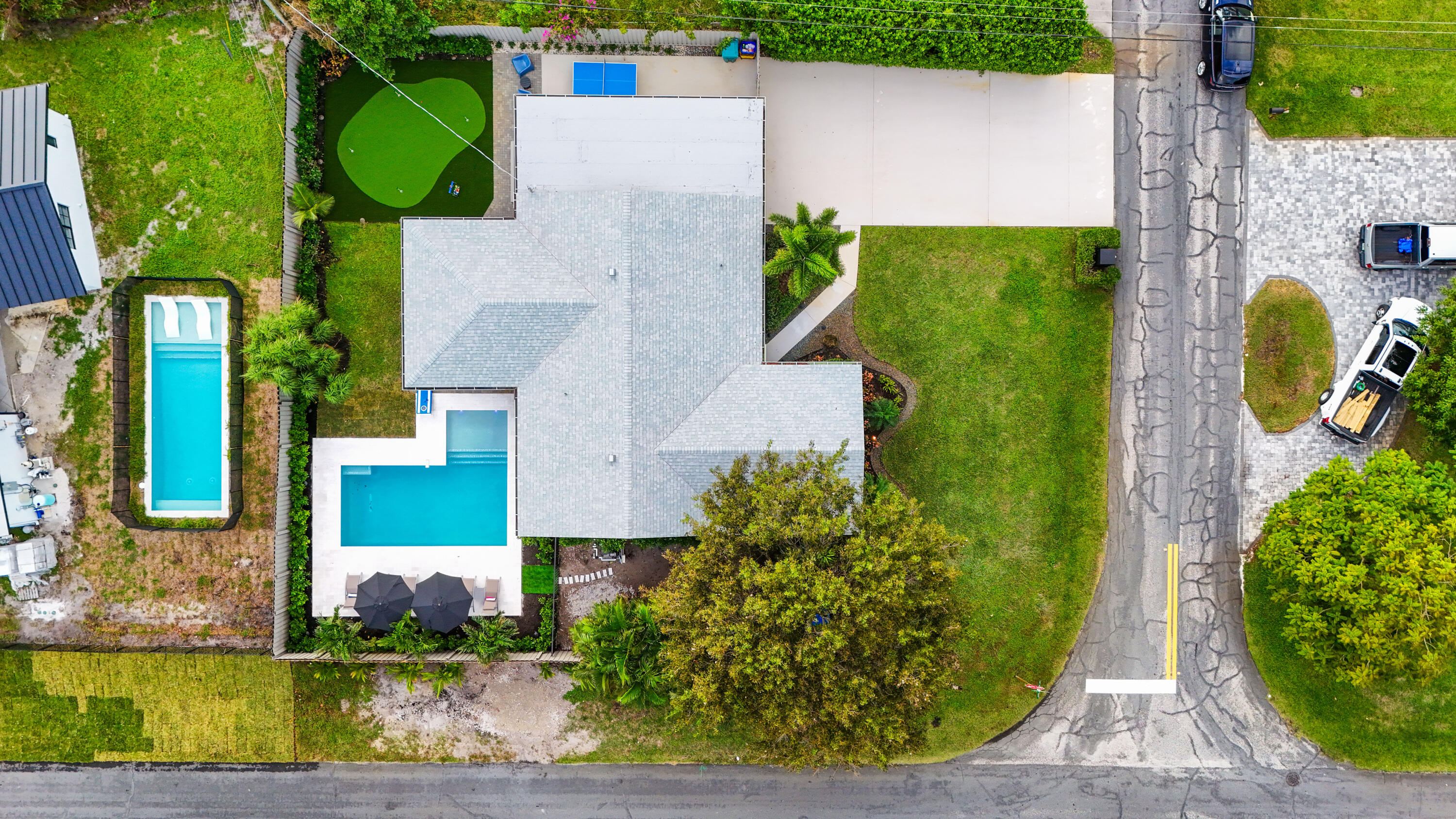 702 SW 27th Terrace