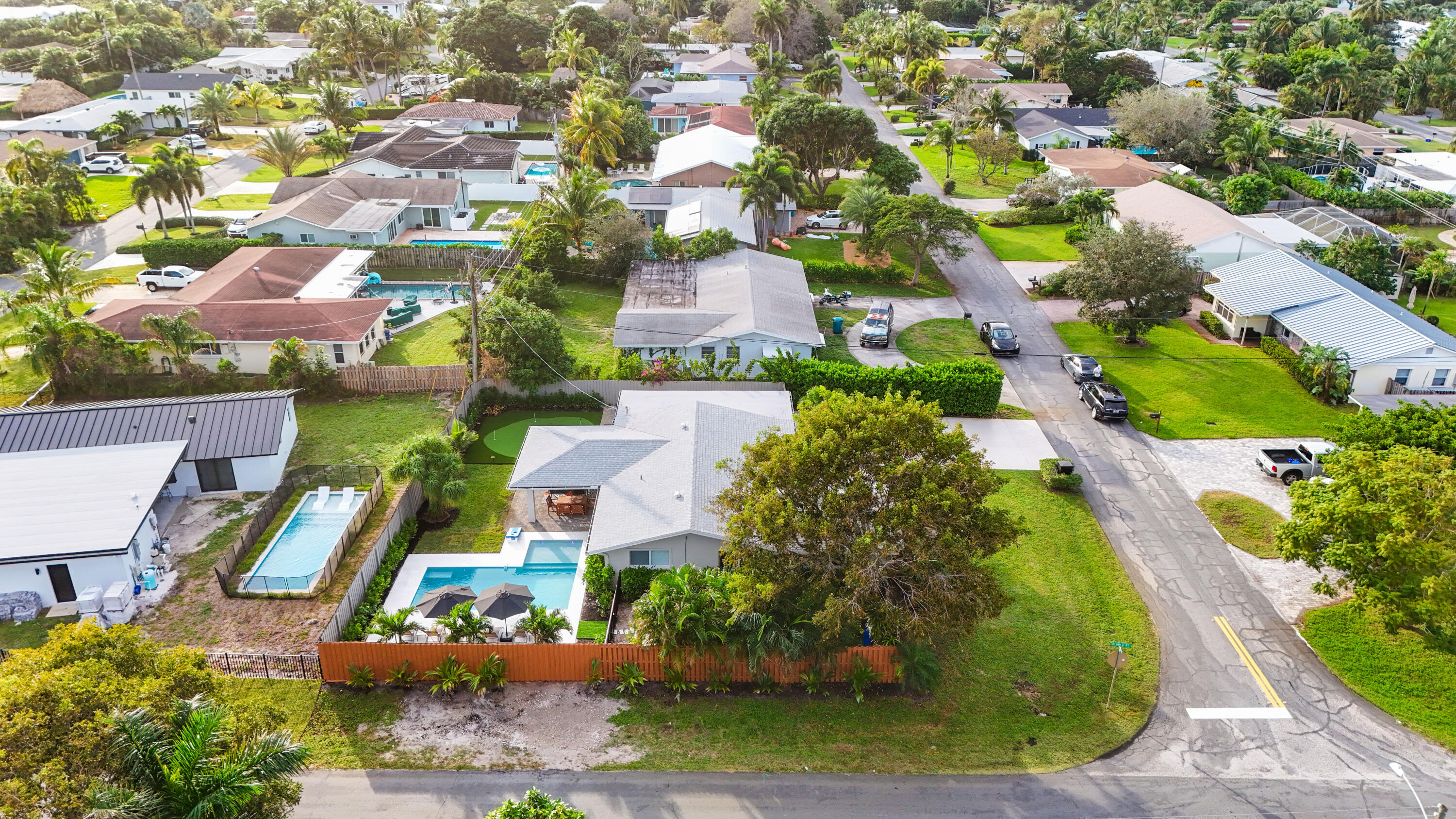 702 SW 27th Terrace