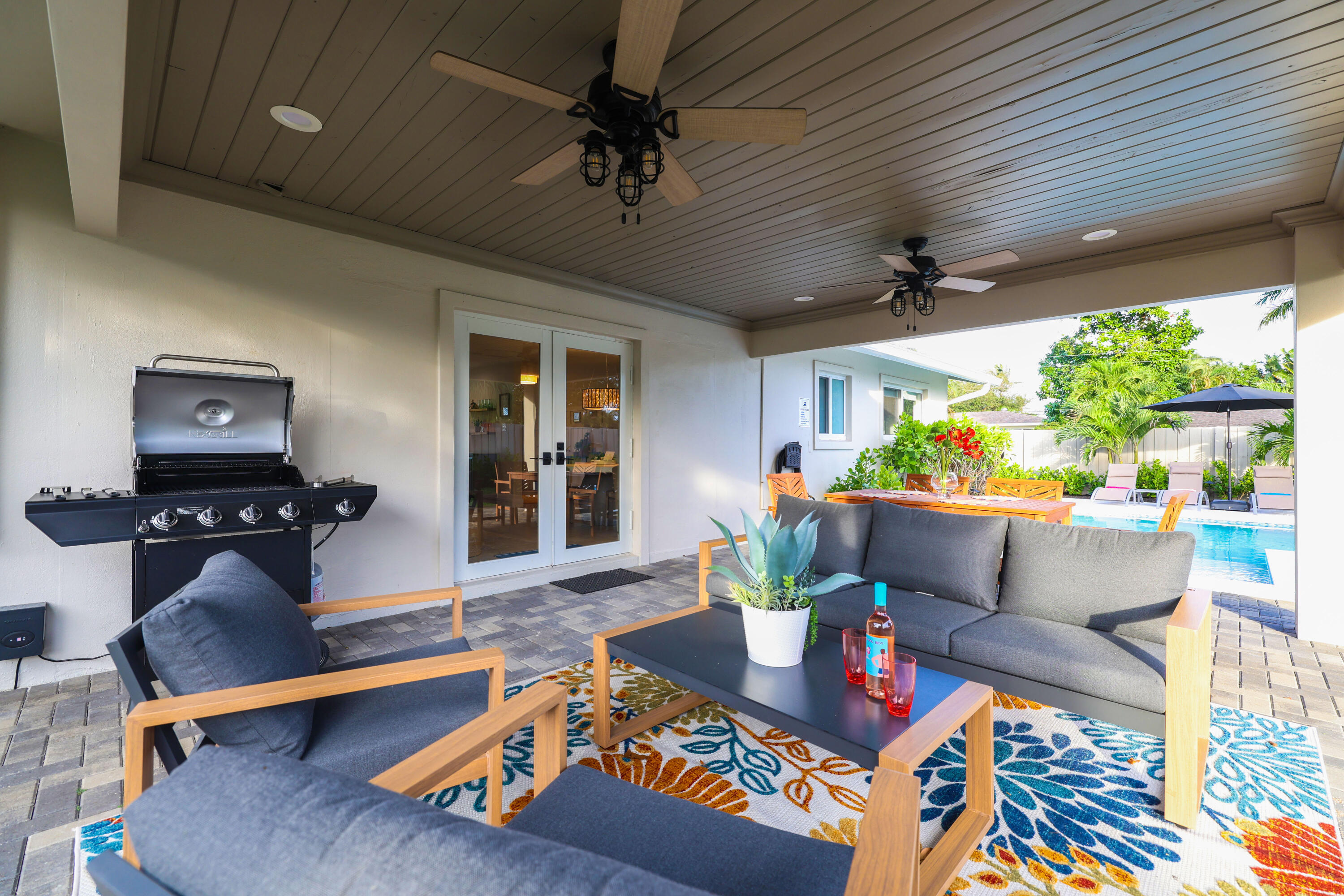 702 SW 27th Terrace