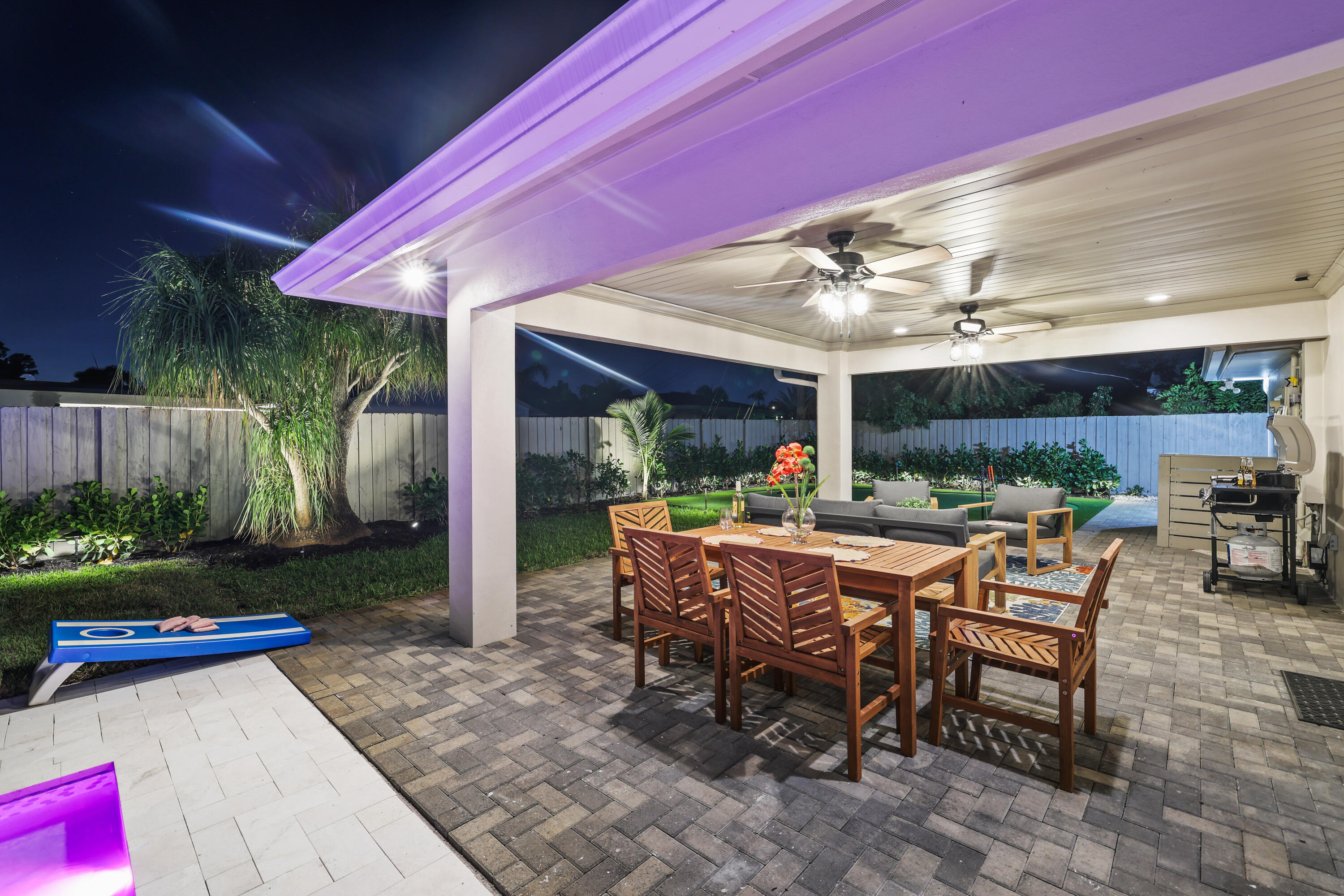 702 SW 27th Terrace