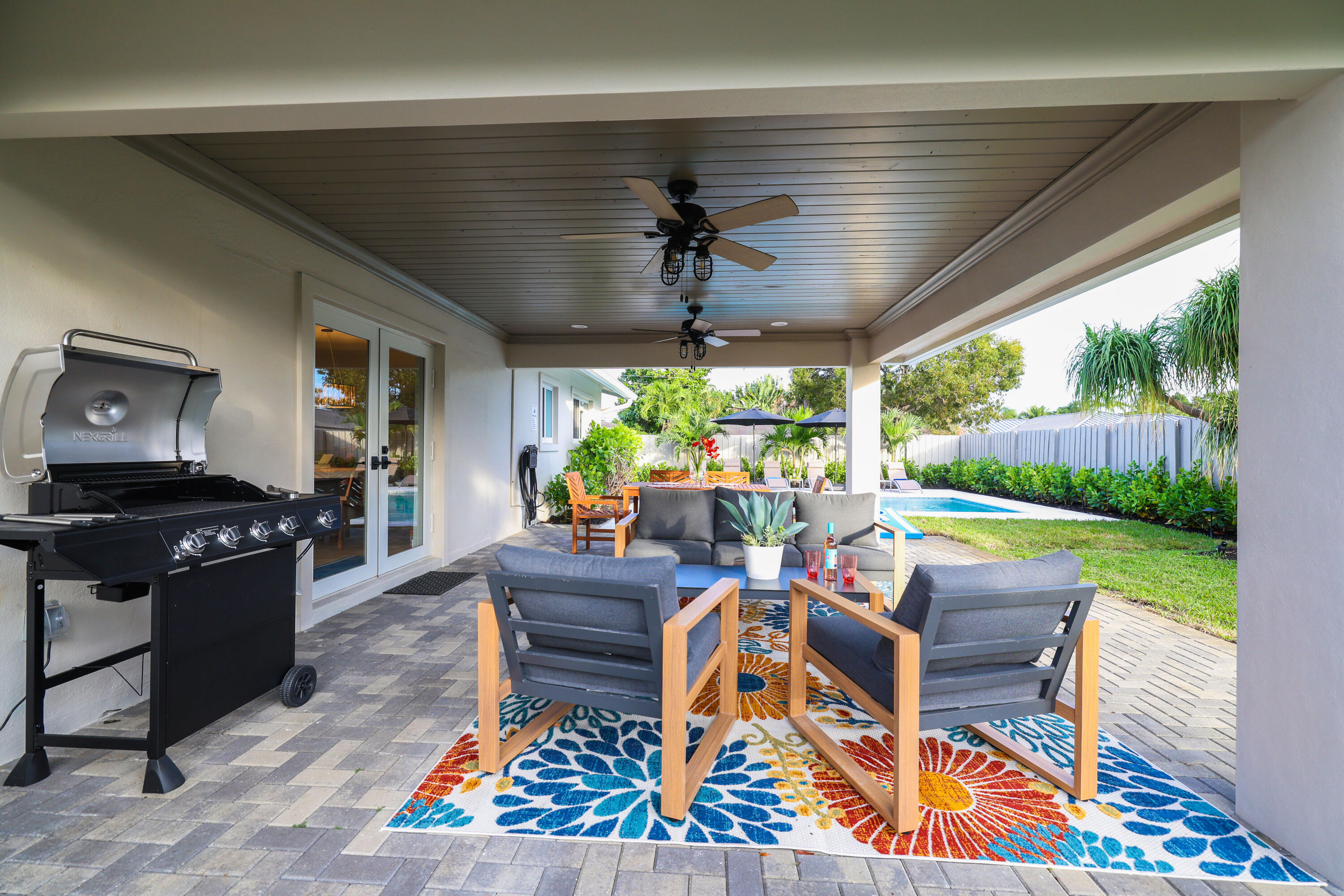 702 SW 27th Terrace