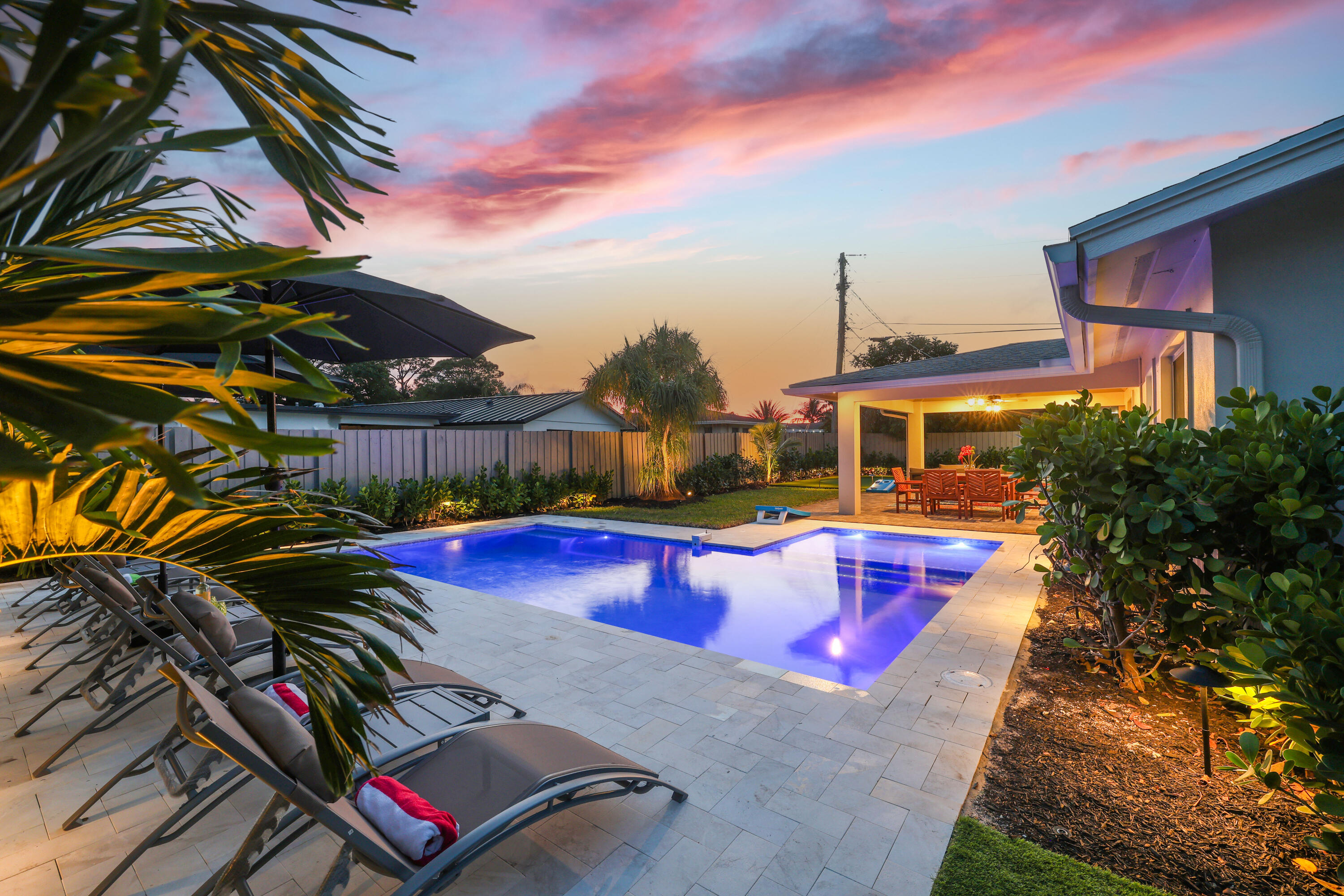 702 SW 27th Terrace