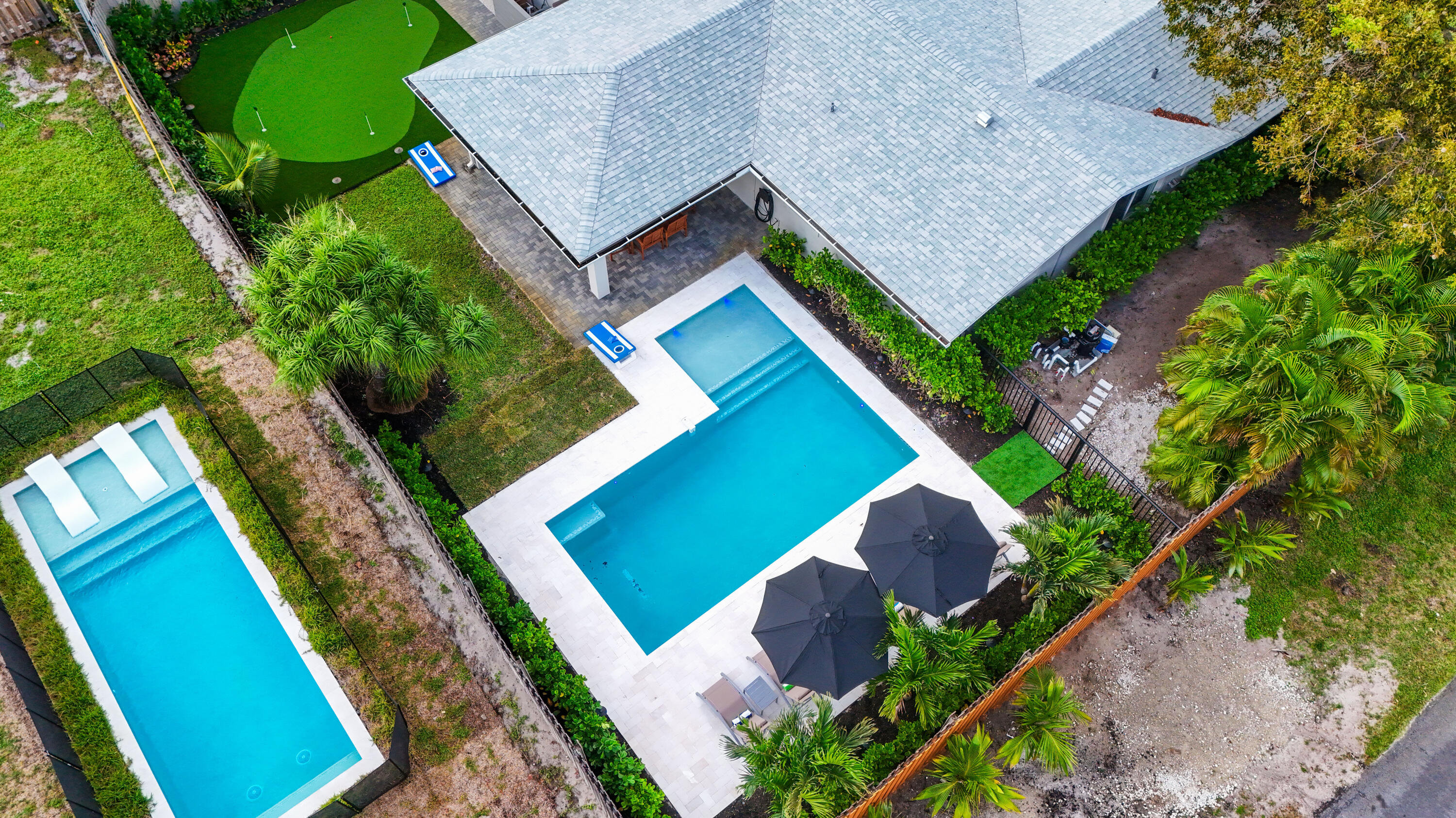 702 SW 27th Terrace
