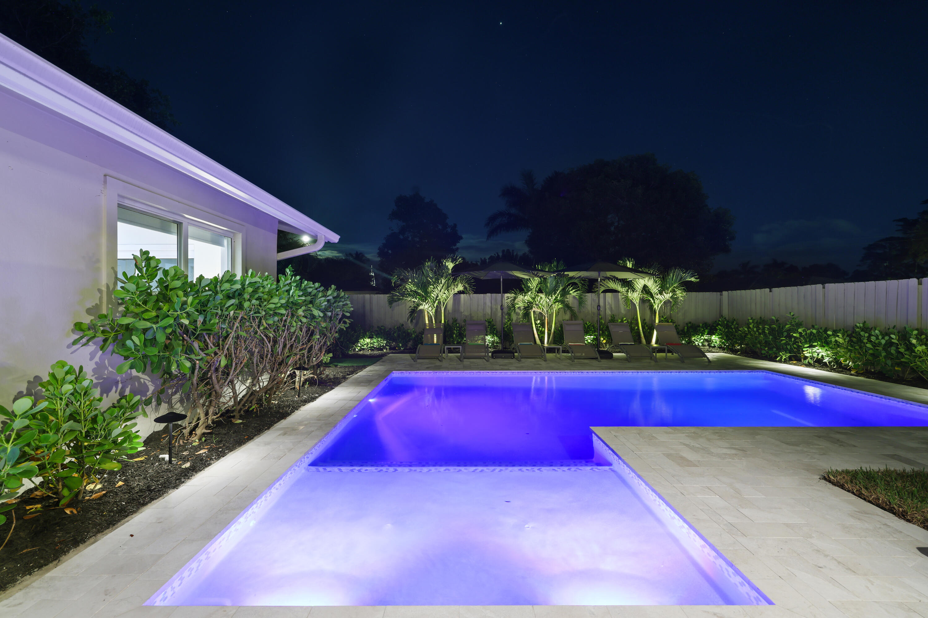 702 SW 27th Terrace