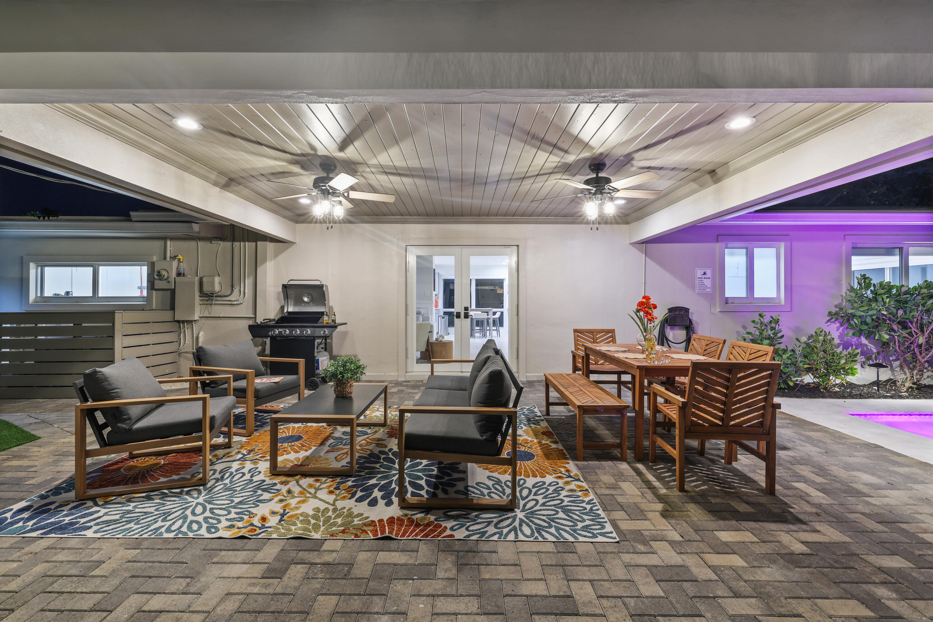 702 SW 27th Terrace