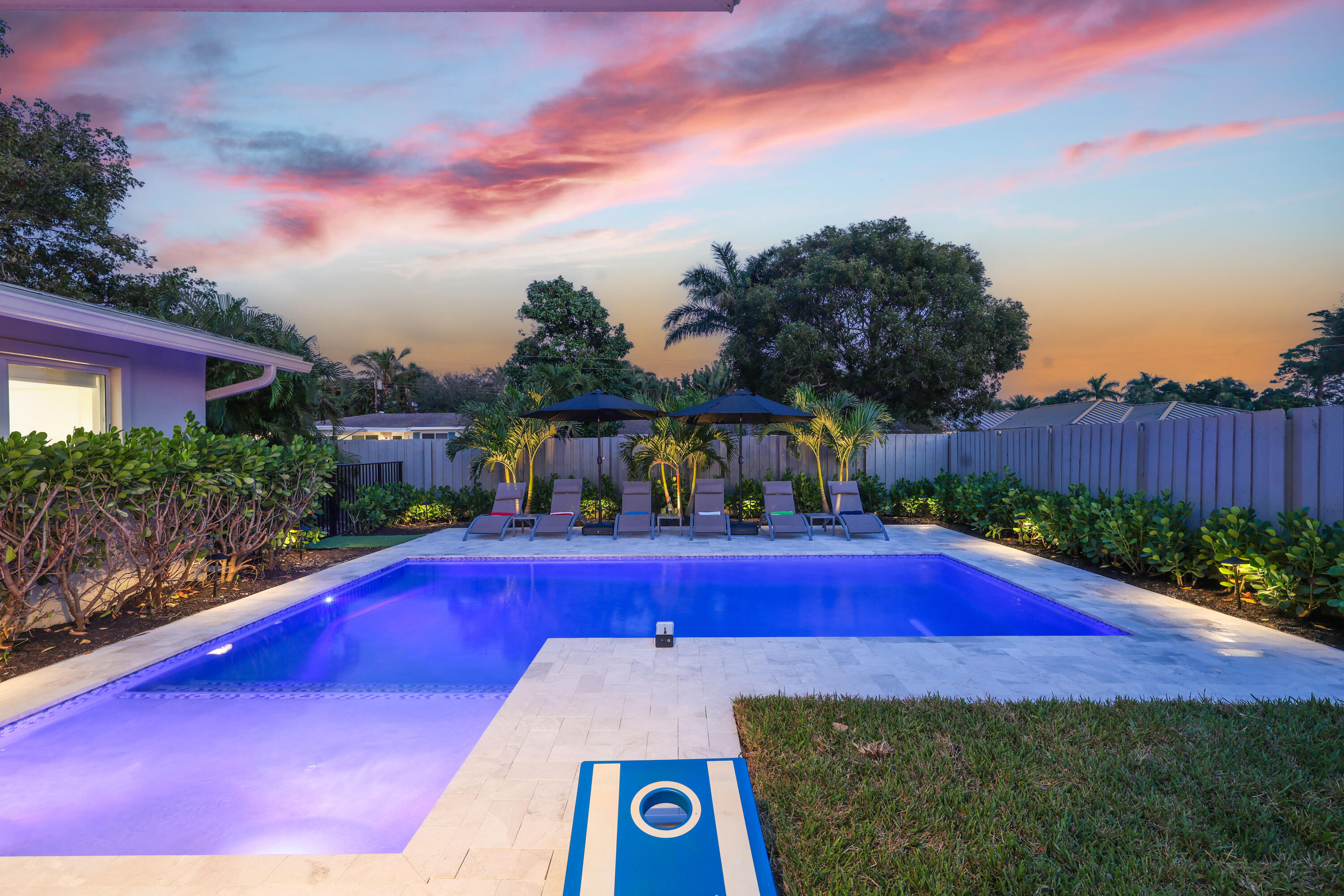 702 SW 27th Terrace