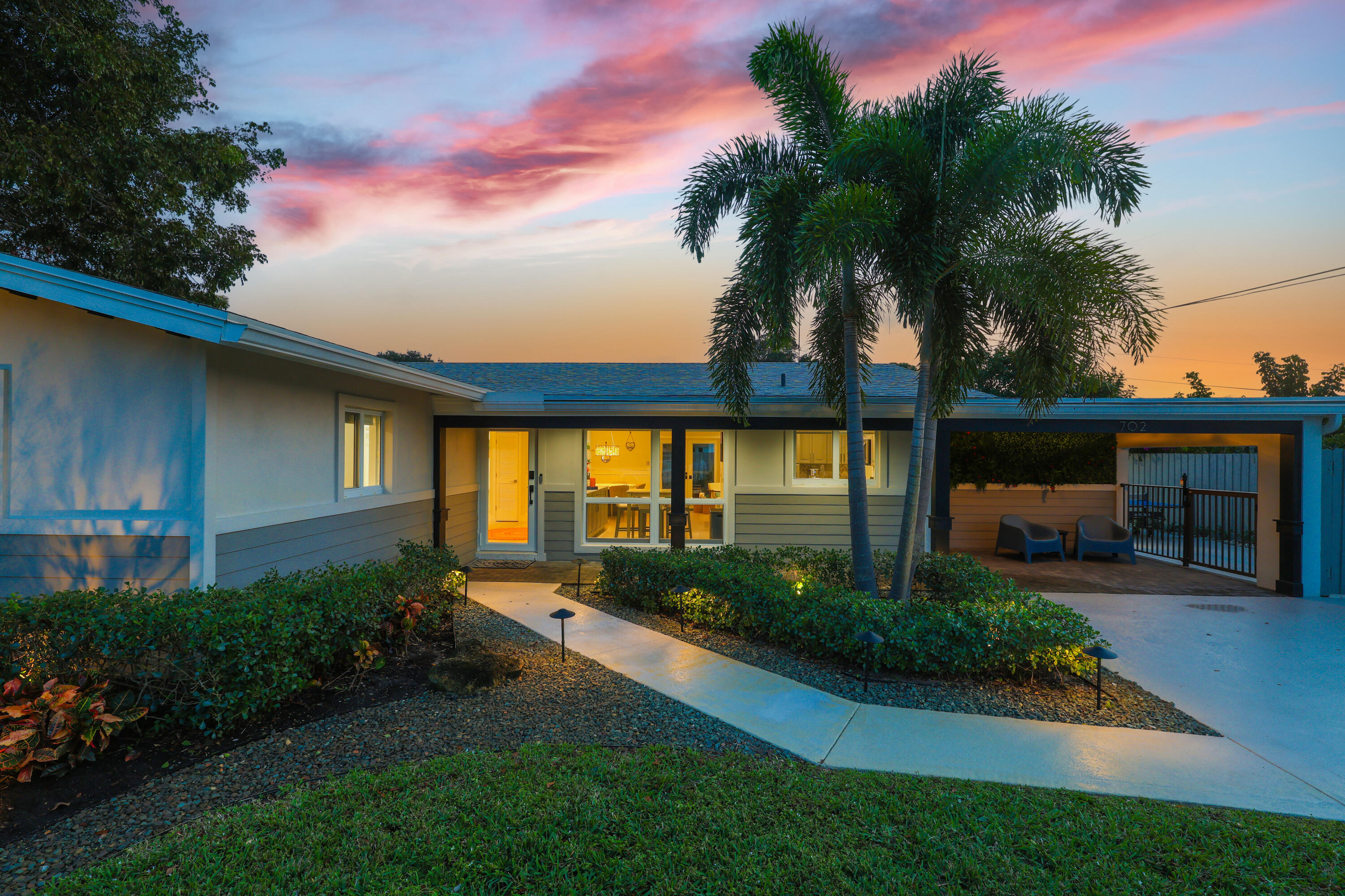 702 SW 27th Terrace