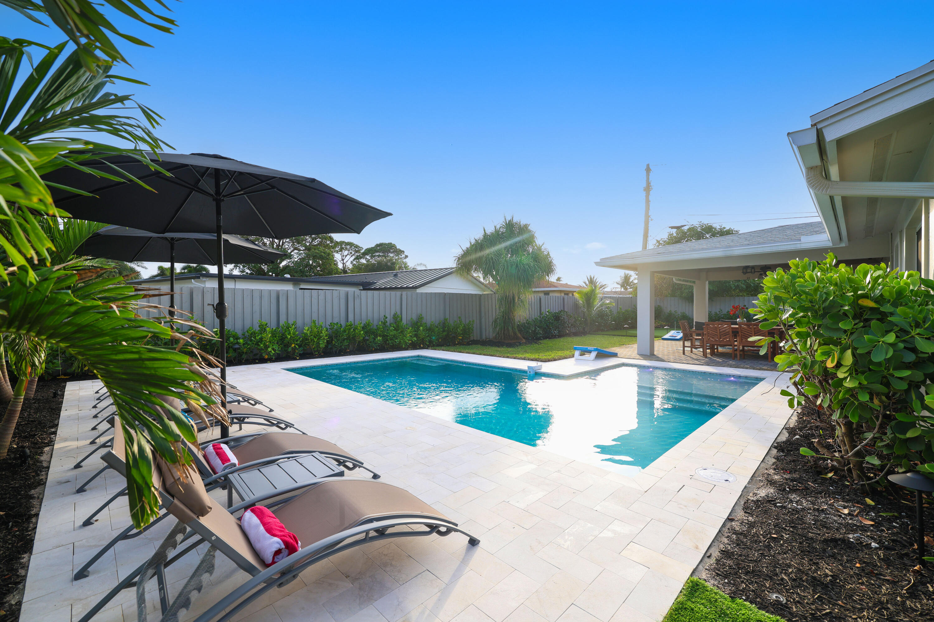 702 SW 27th Terrace