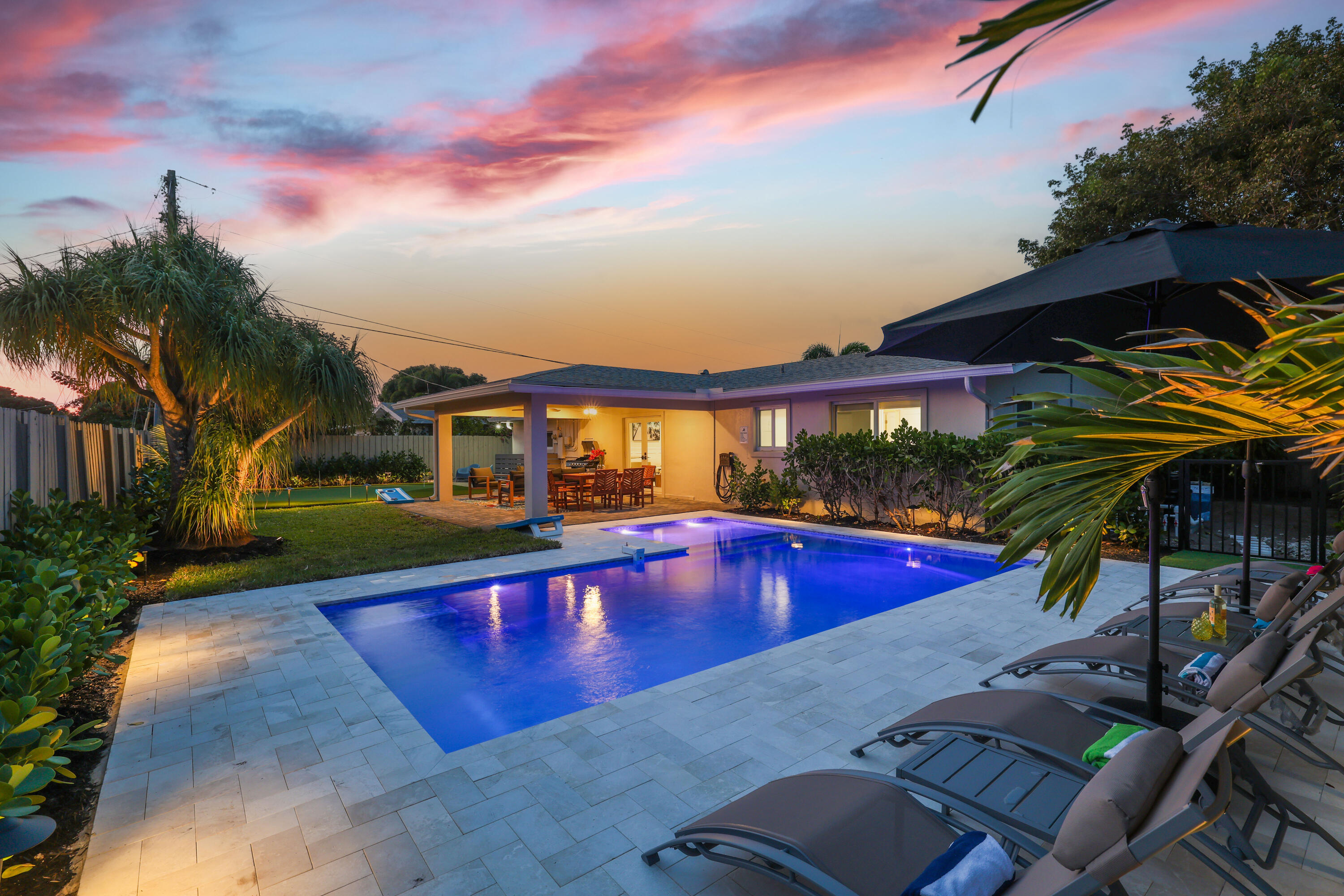 702 SW 27th Terrace