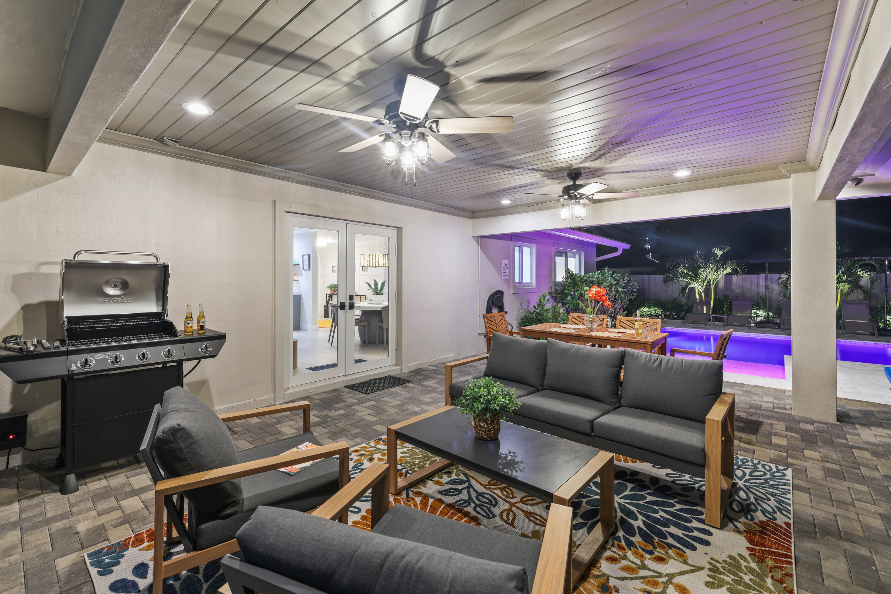 702 SW 27th Terrace