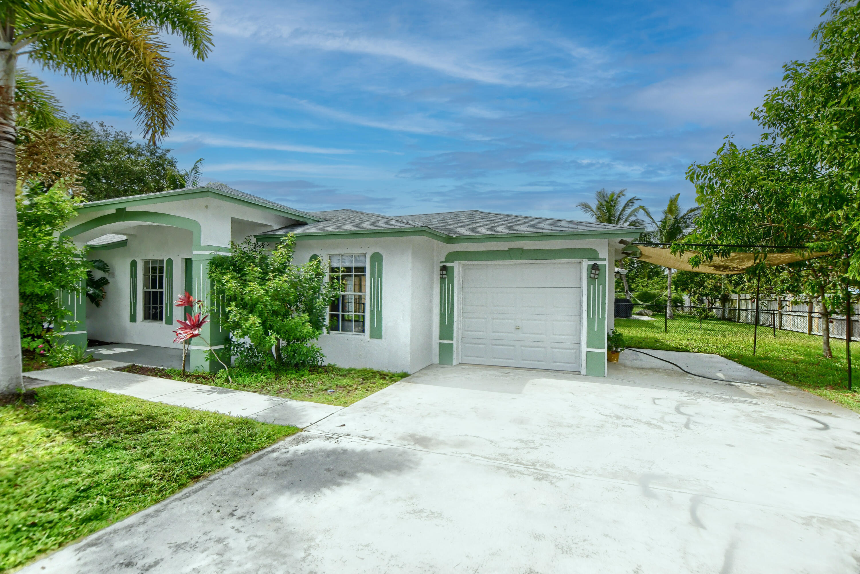 102 SW 13th Avenue