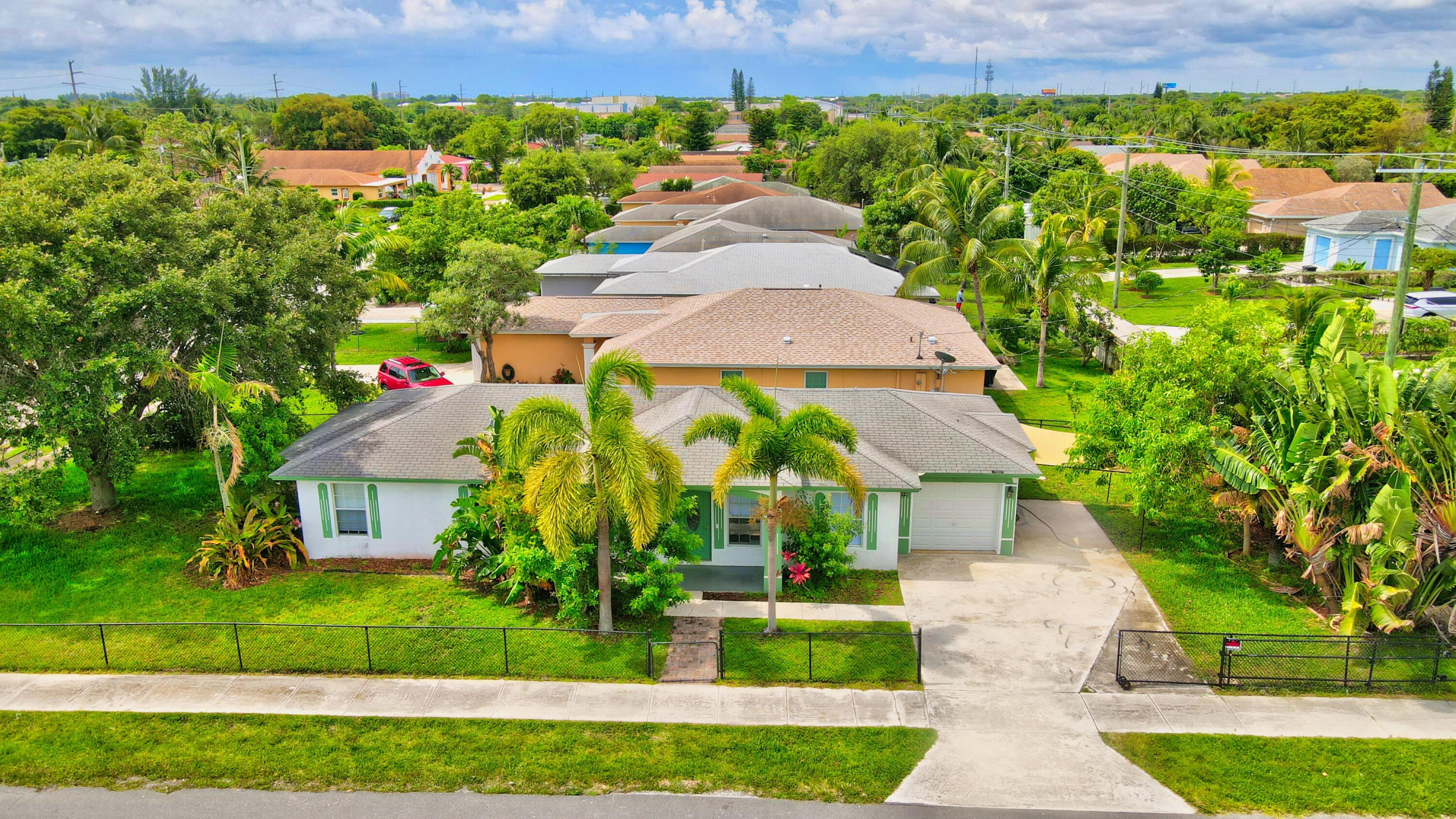 102 SW 13th Avenue