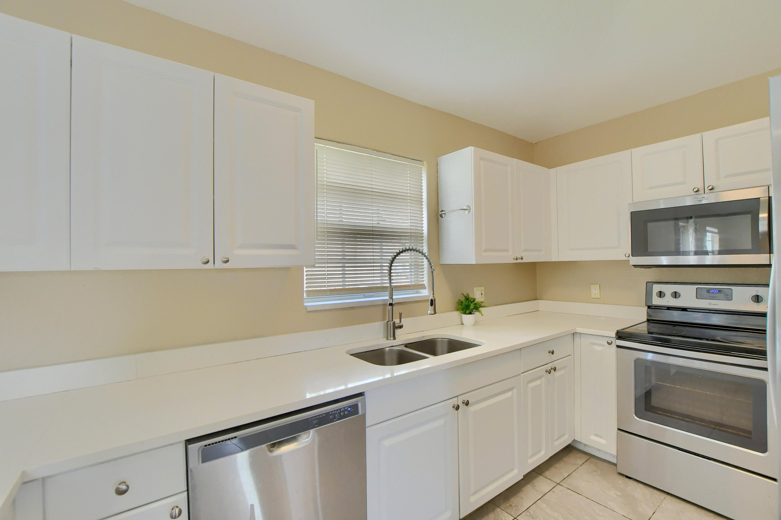 102 SW 13th Avenue