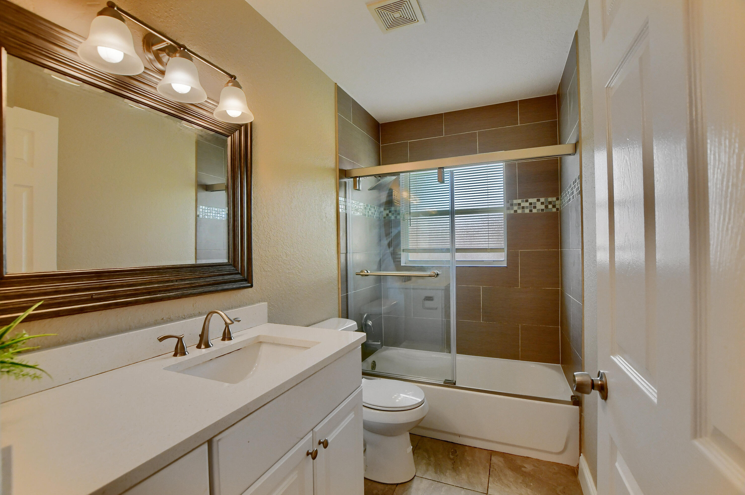 102 SW 13th Avenue