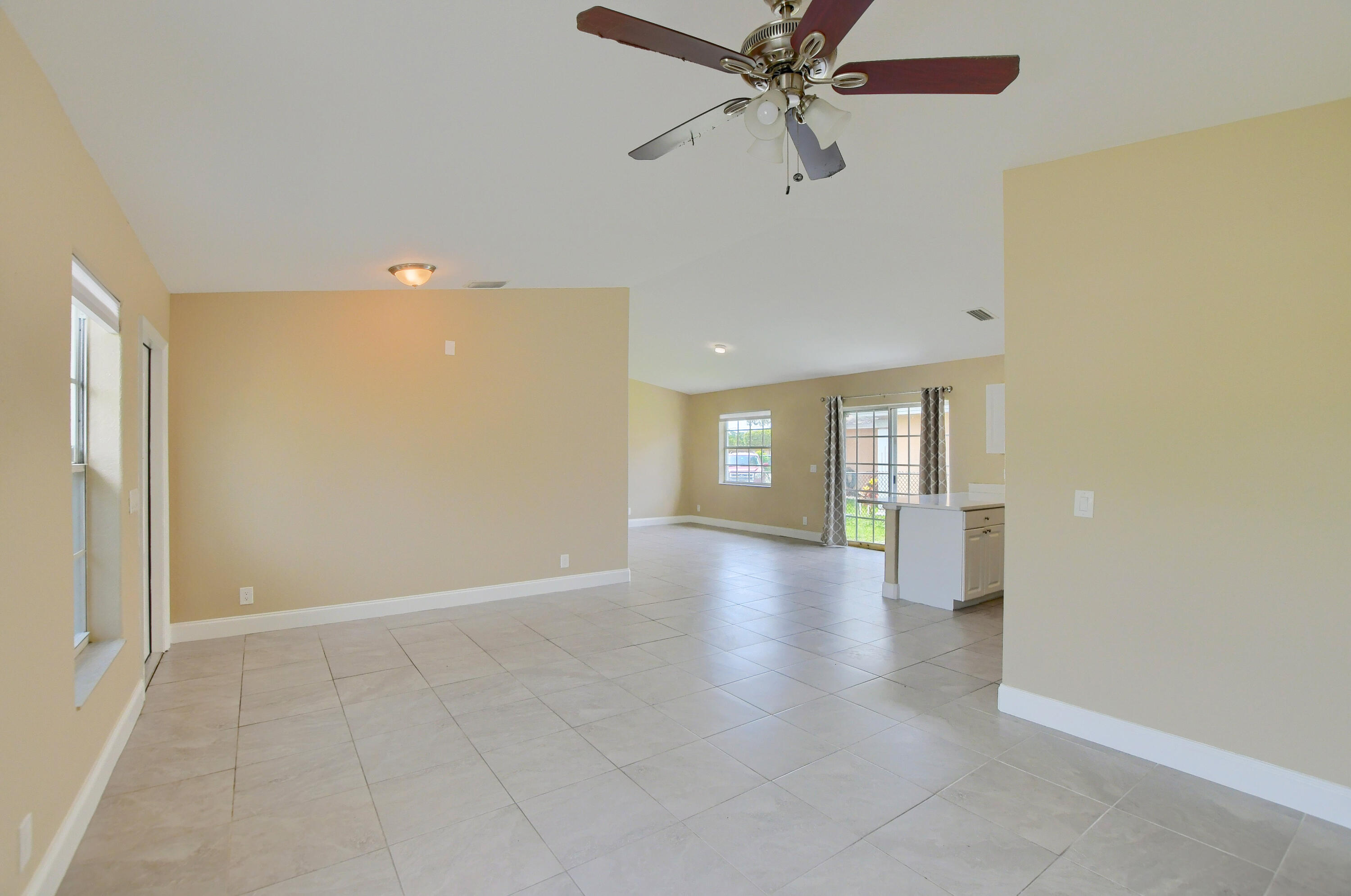 102 SW 13th Avenue