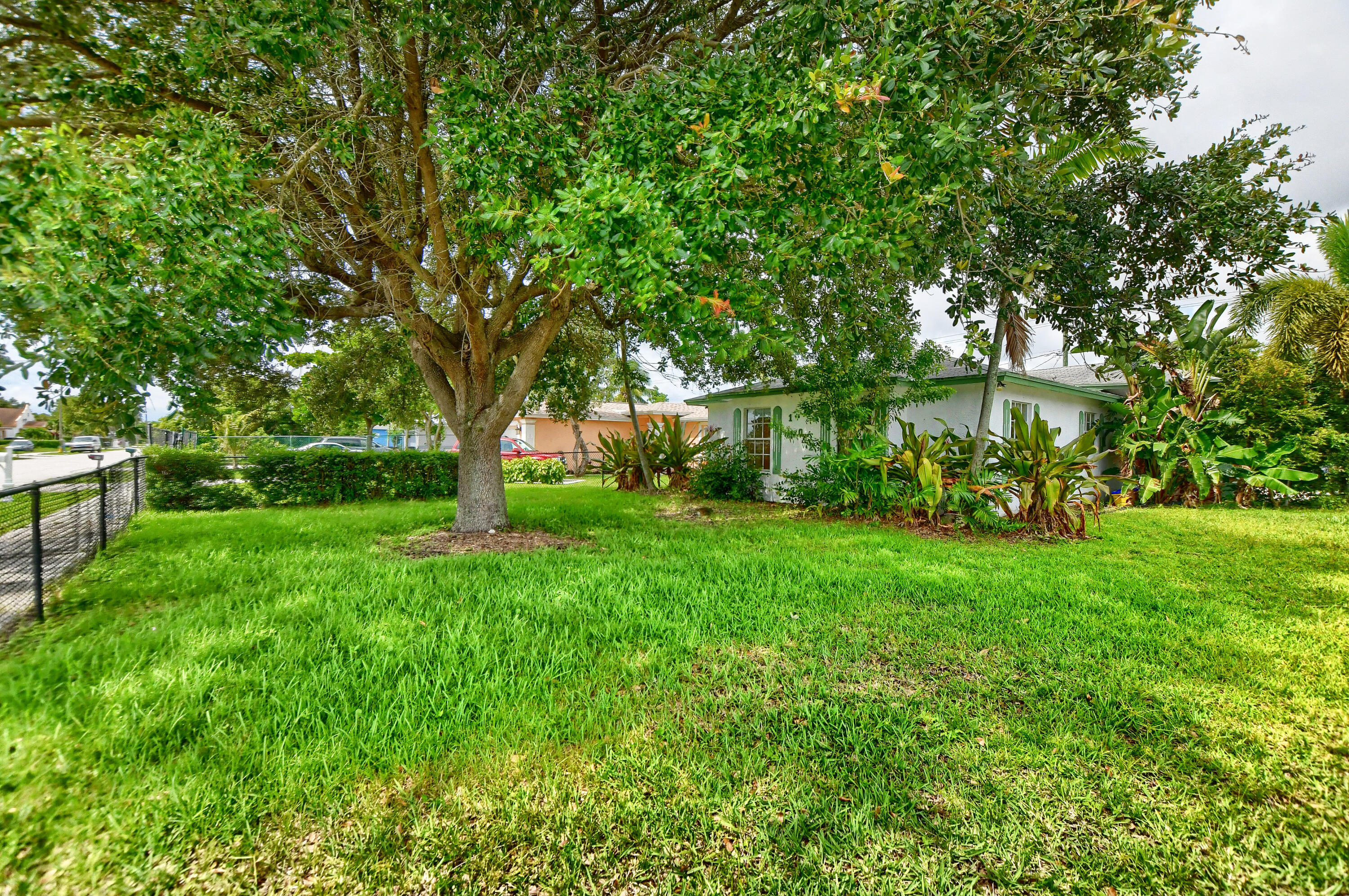 102 SW 13th Avenue