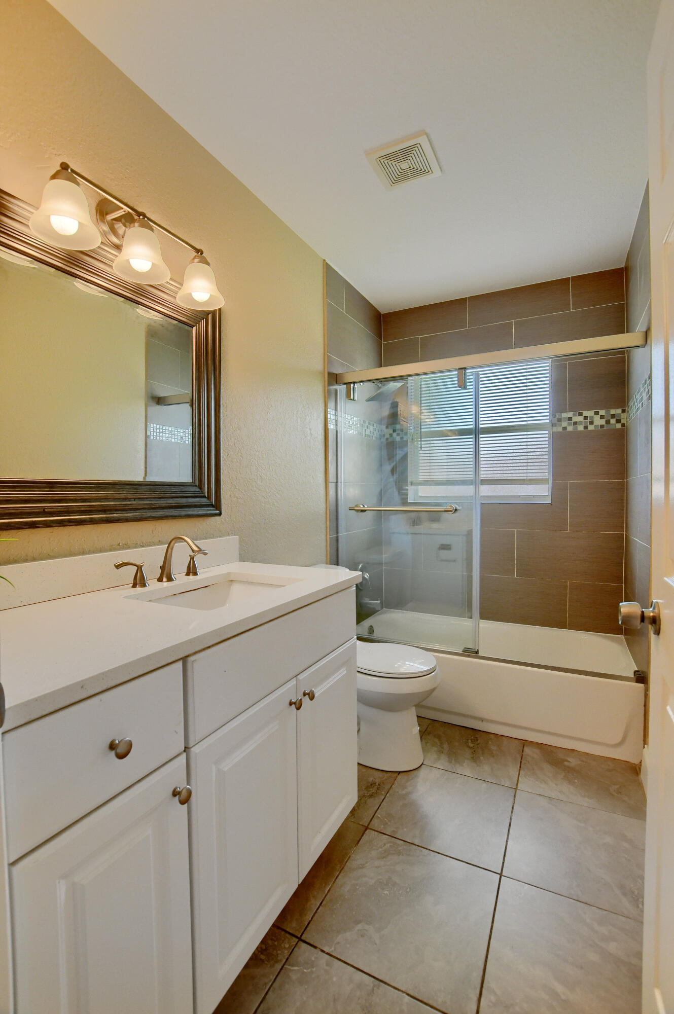102 SW 13th Avenue