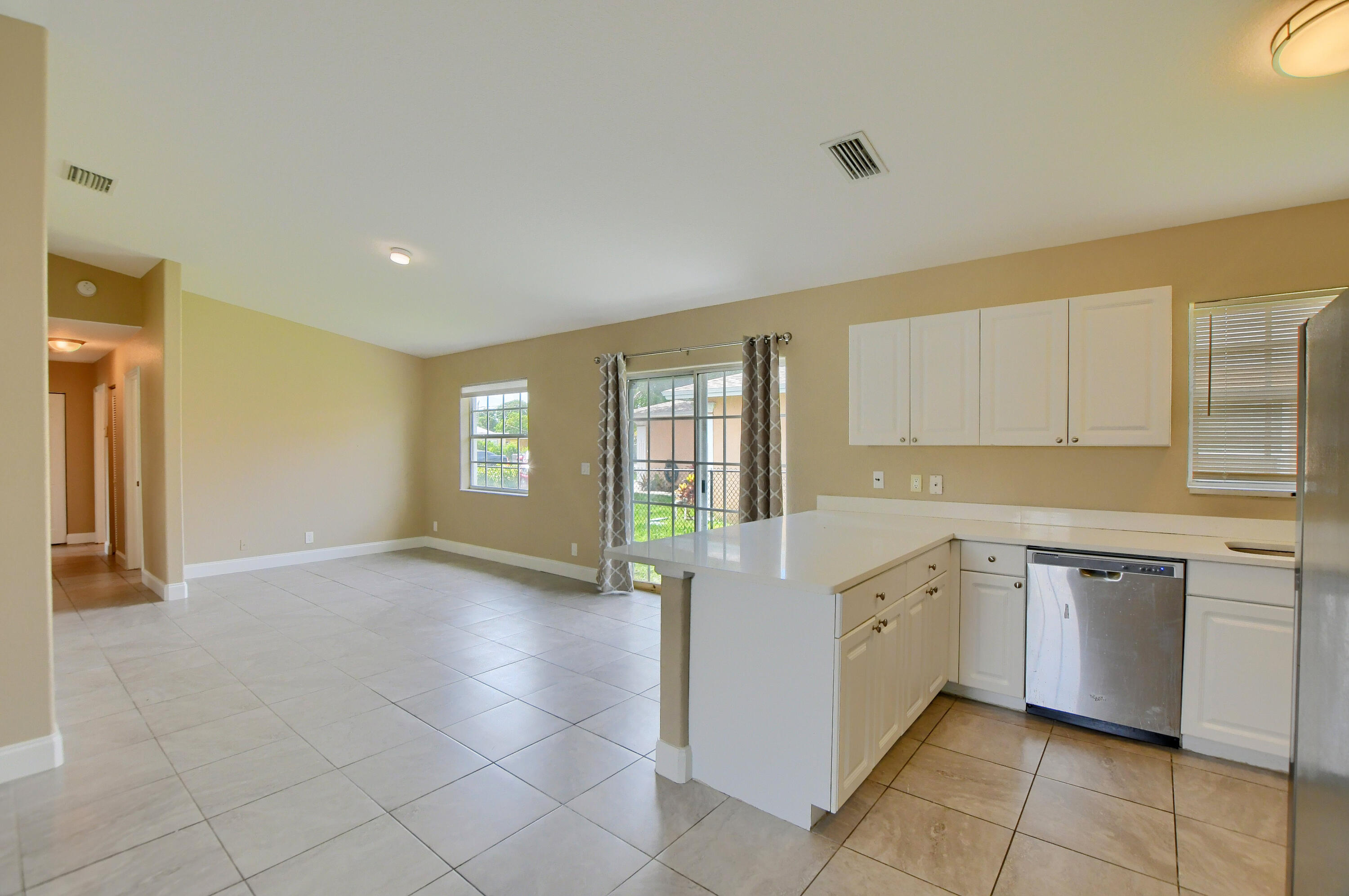 102 SW 13th Avenue
