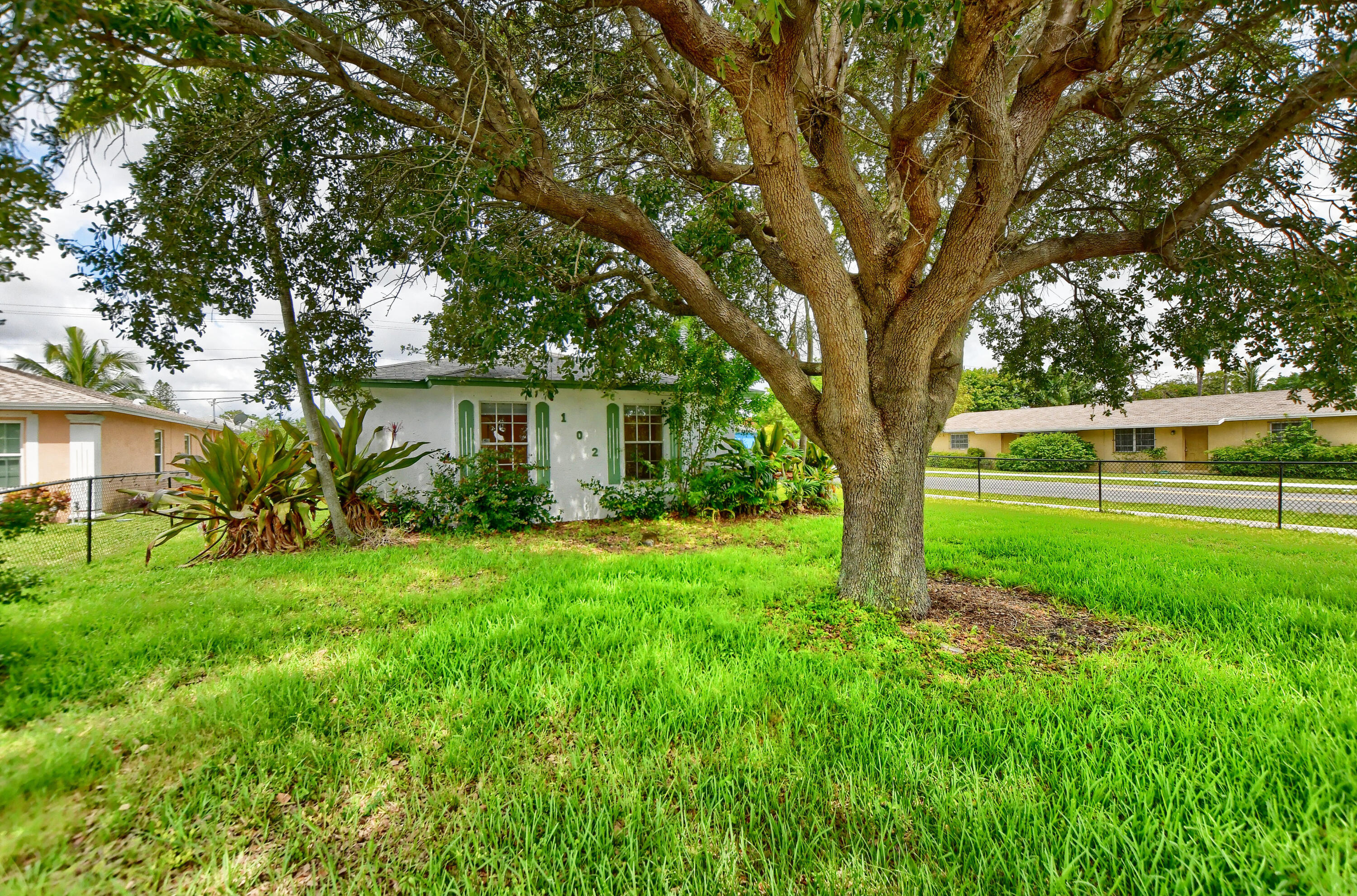 102 SW 13th Avenue