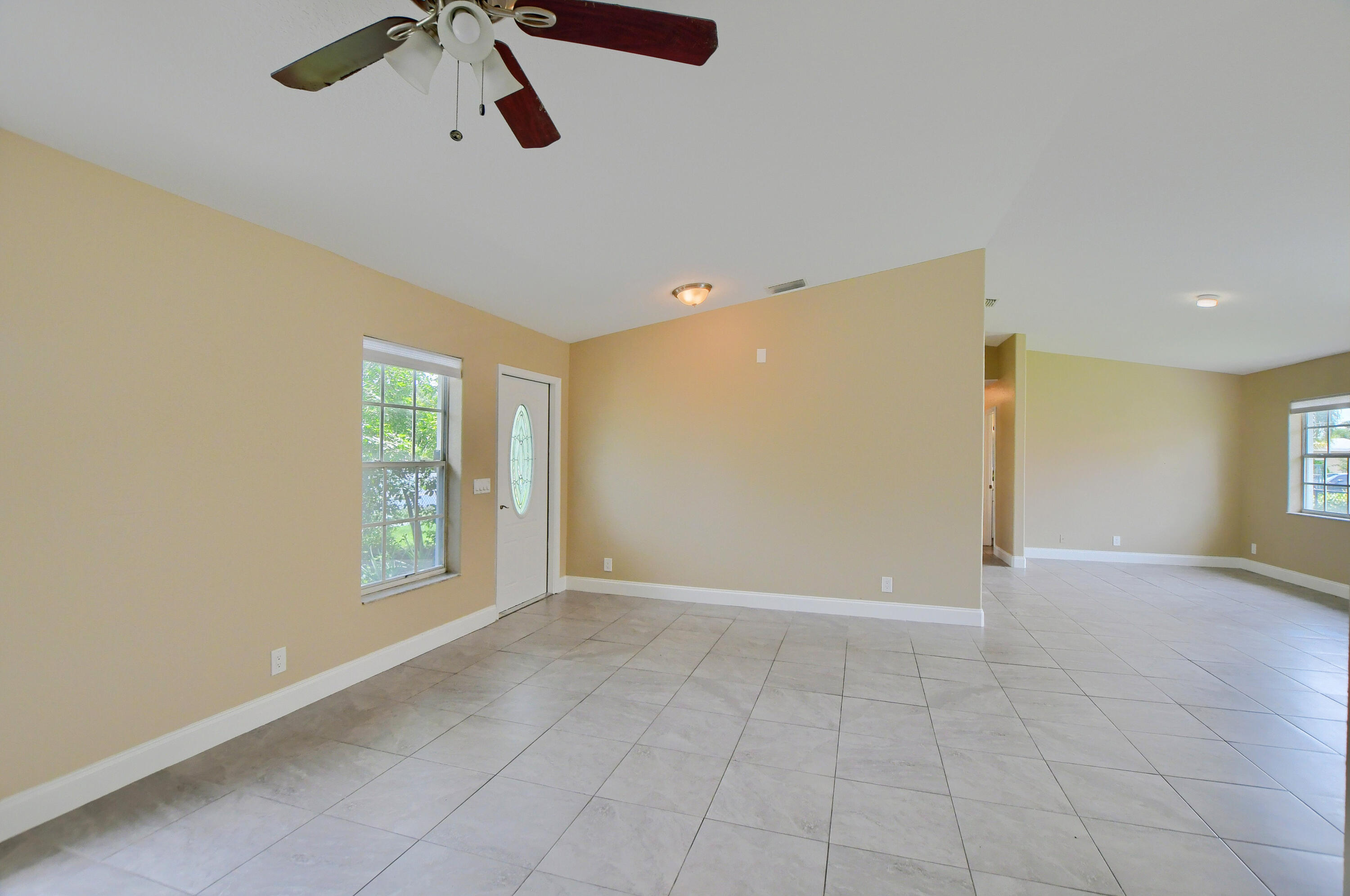 102 SW 13th Avenue