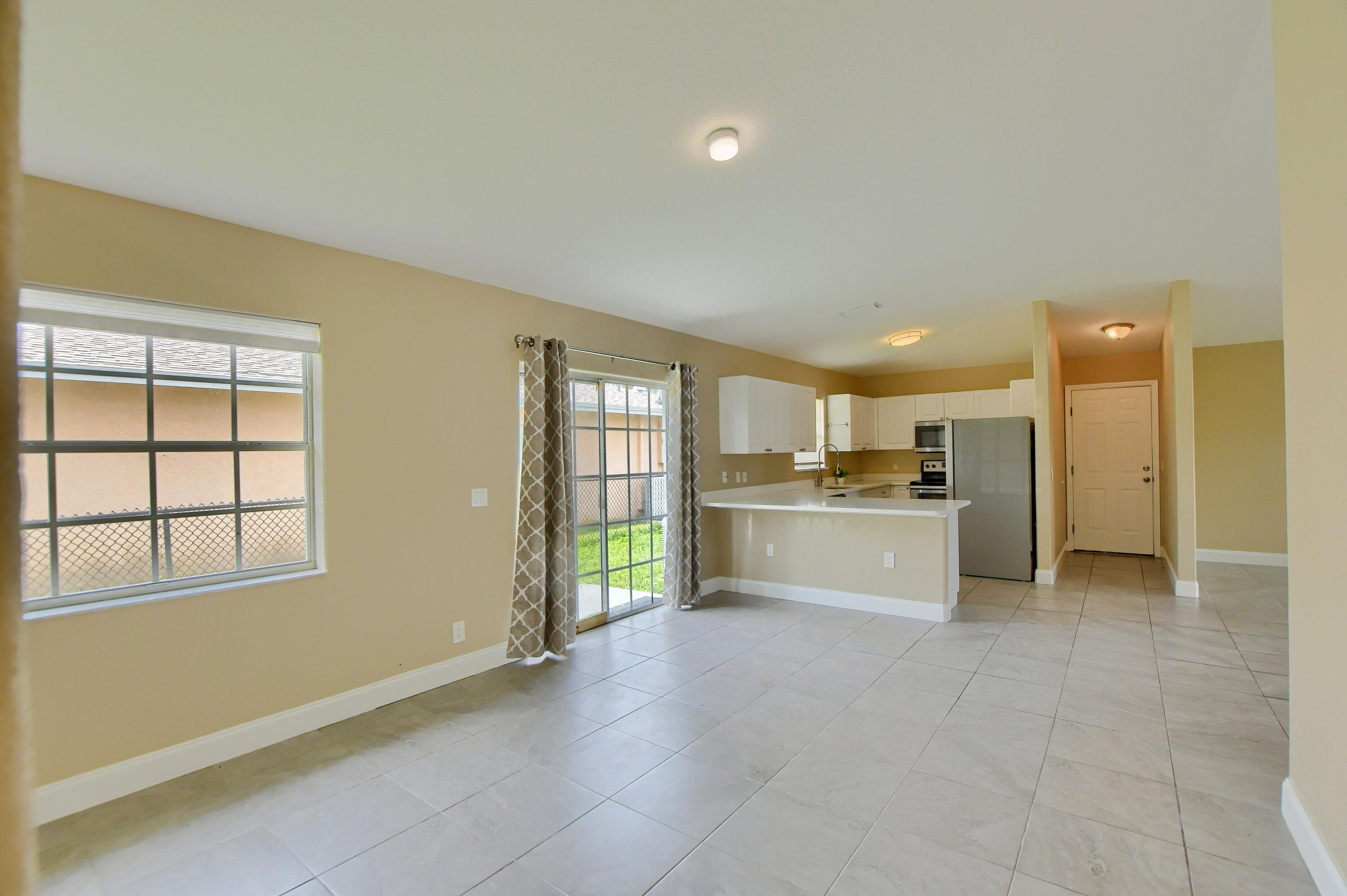 102 SW 13th Avenue