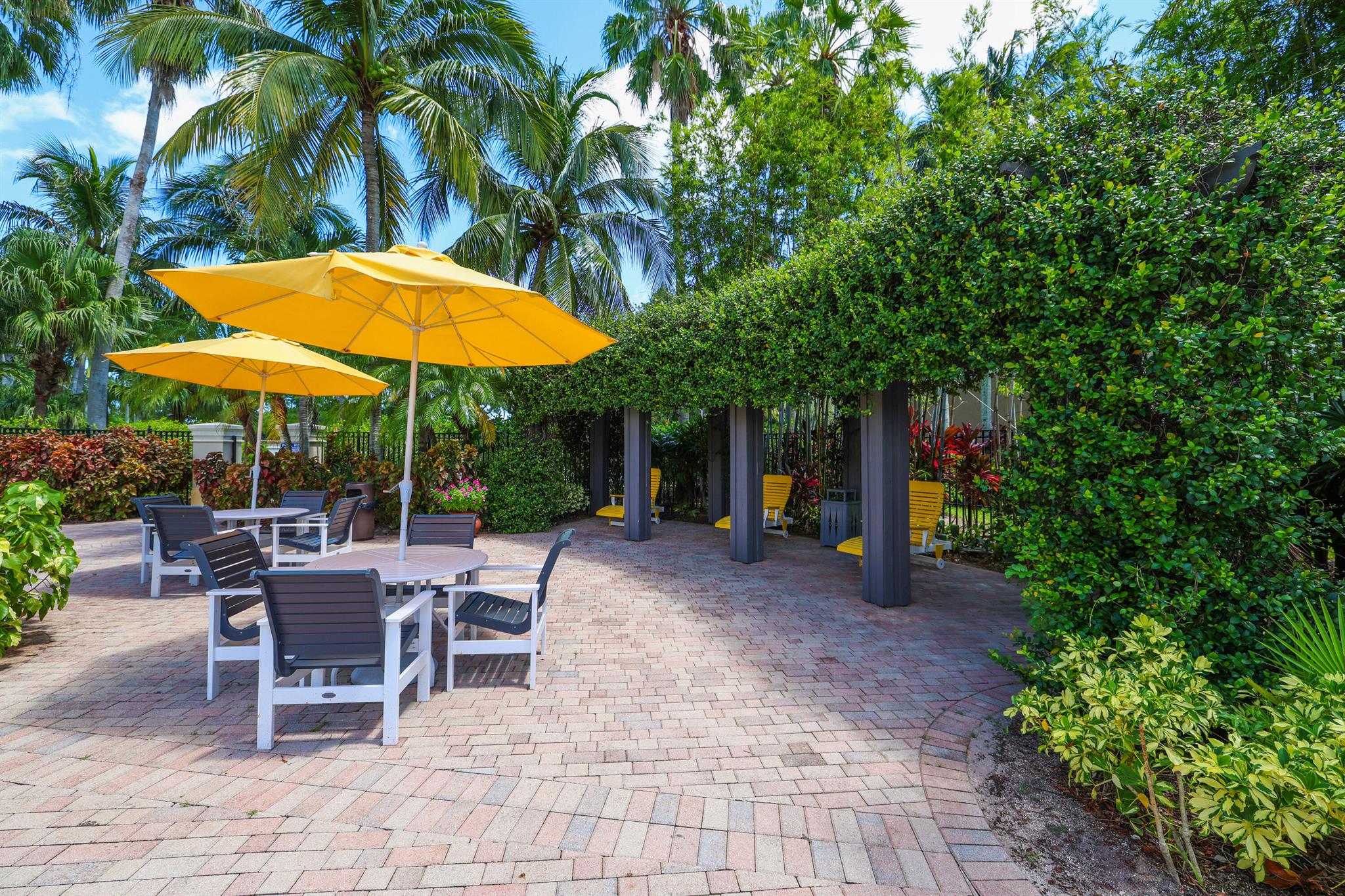 15185 Michelangelo Boulevard 204