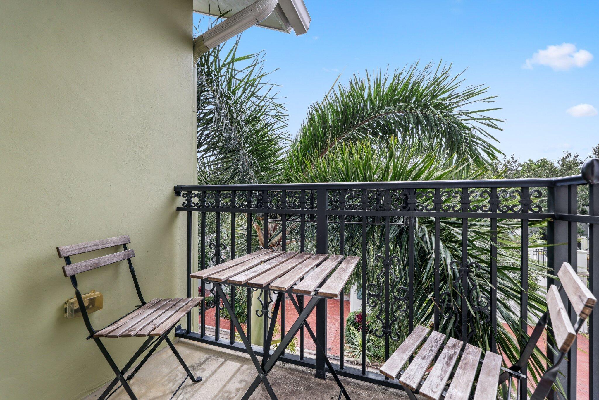 1032 E Heritage Club Circle