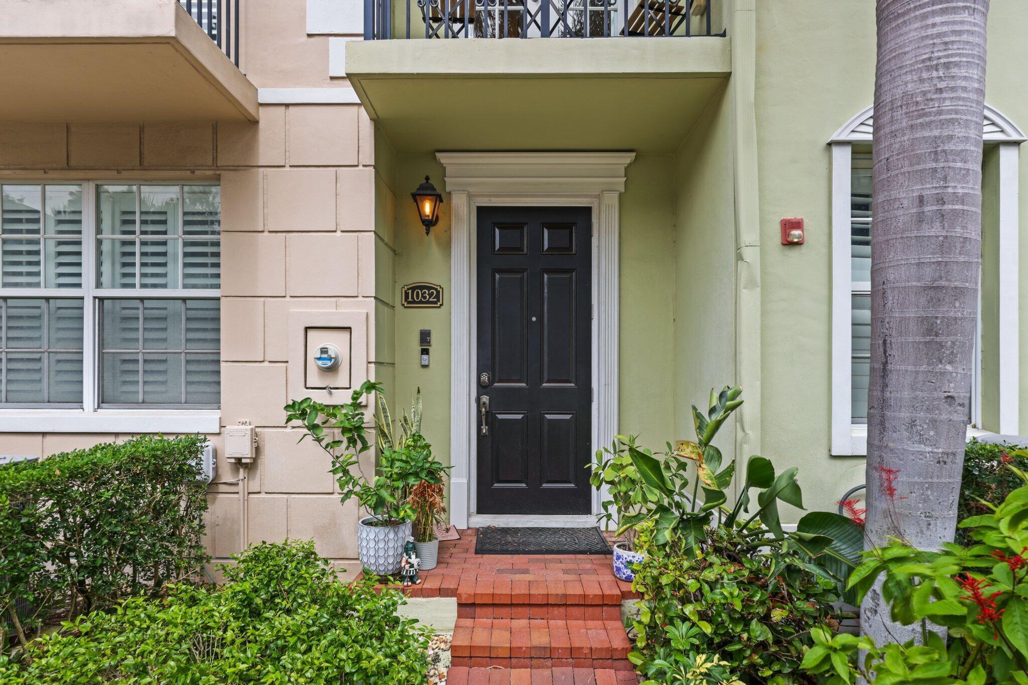 1032 E Heritage Club Circle