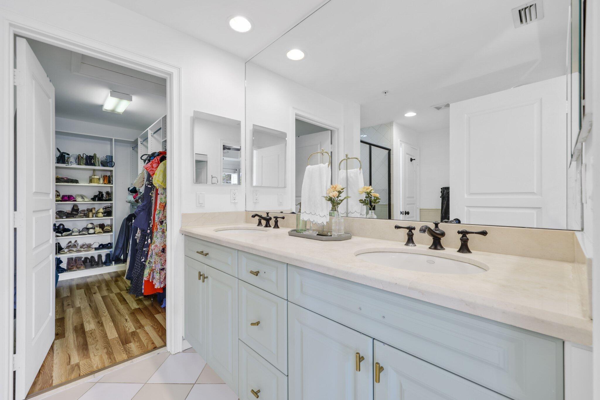 1032 E Heritage Club Circle