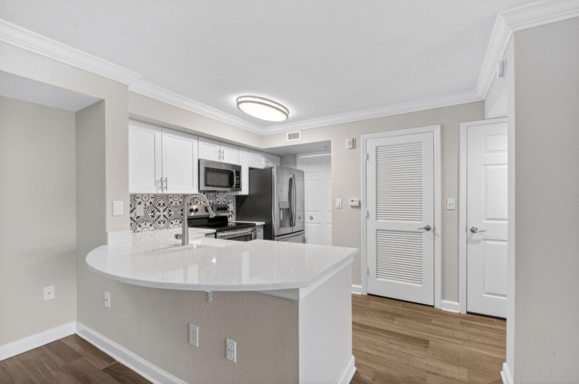 15155 Michelangelo Boulevard 103