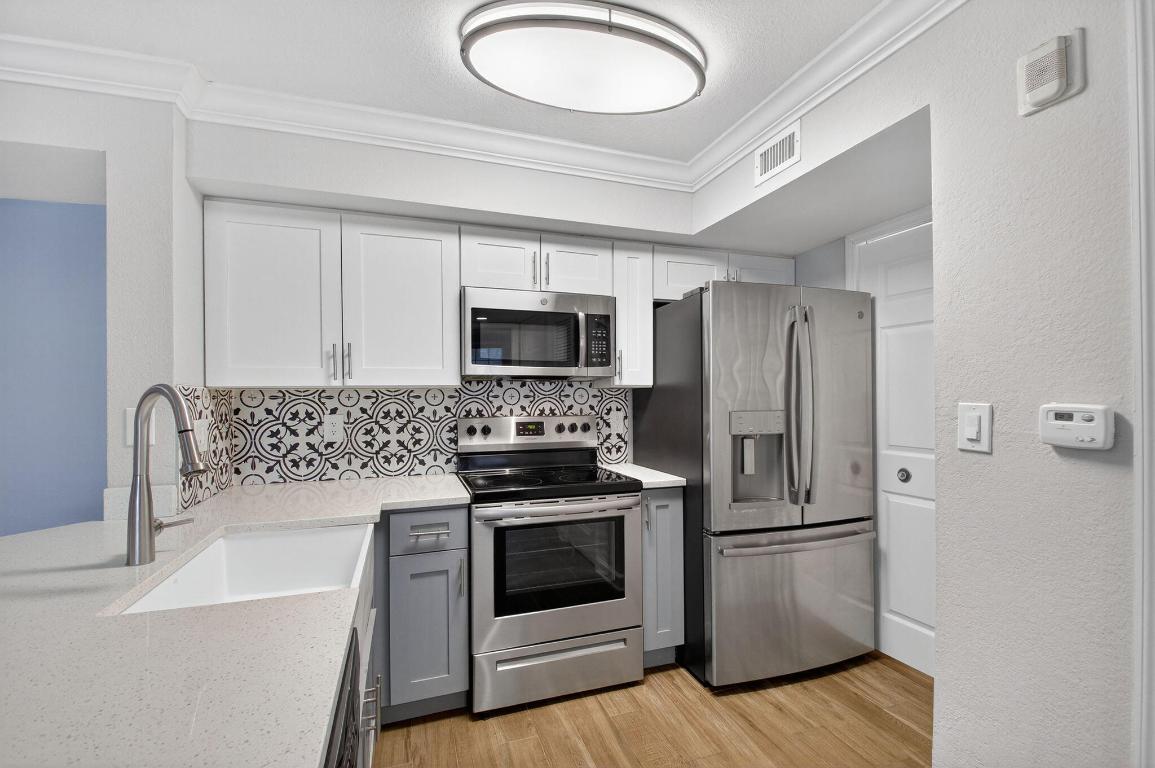 15155 Michelangelo Boulevard 103