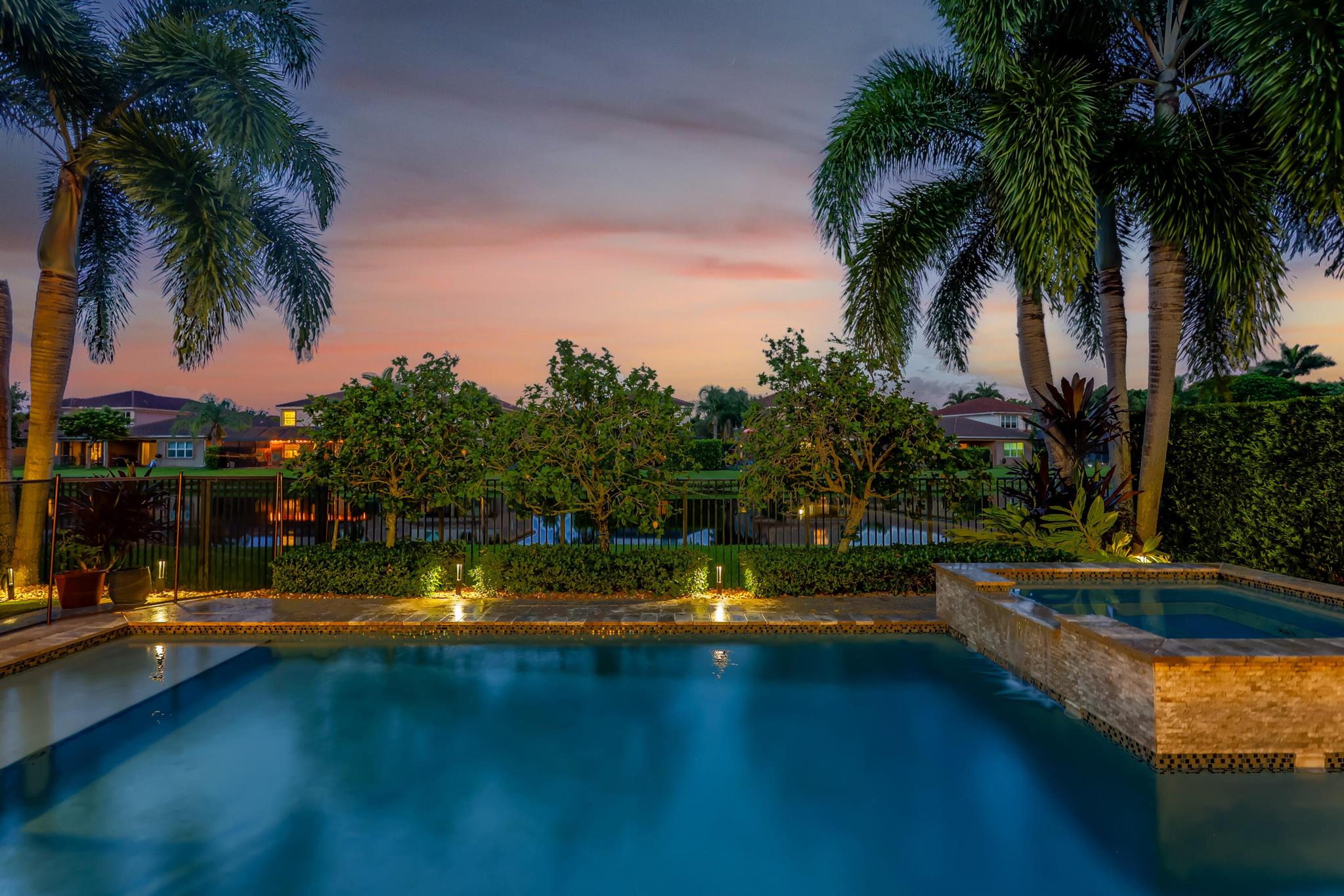 8489 Serena Creek Avenue