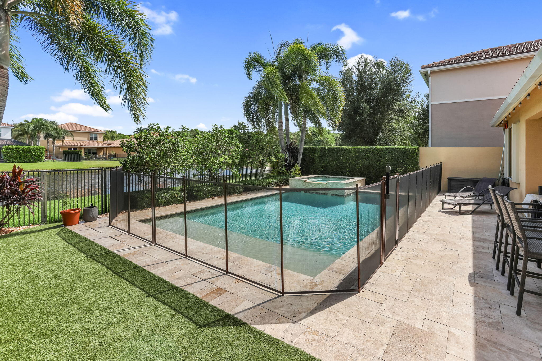 8489 Serena Creek Avenue