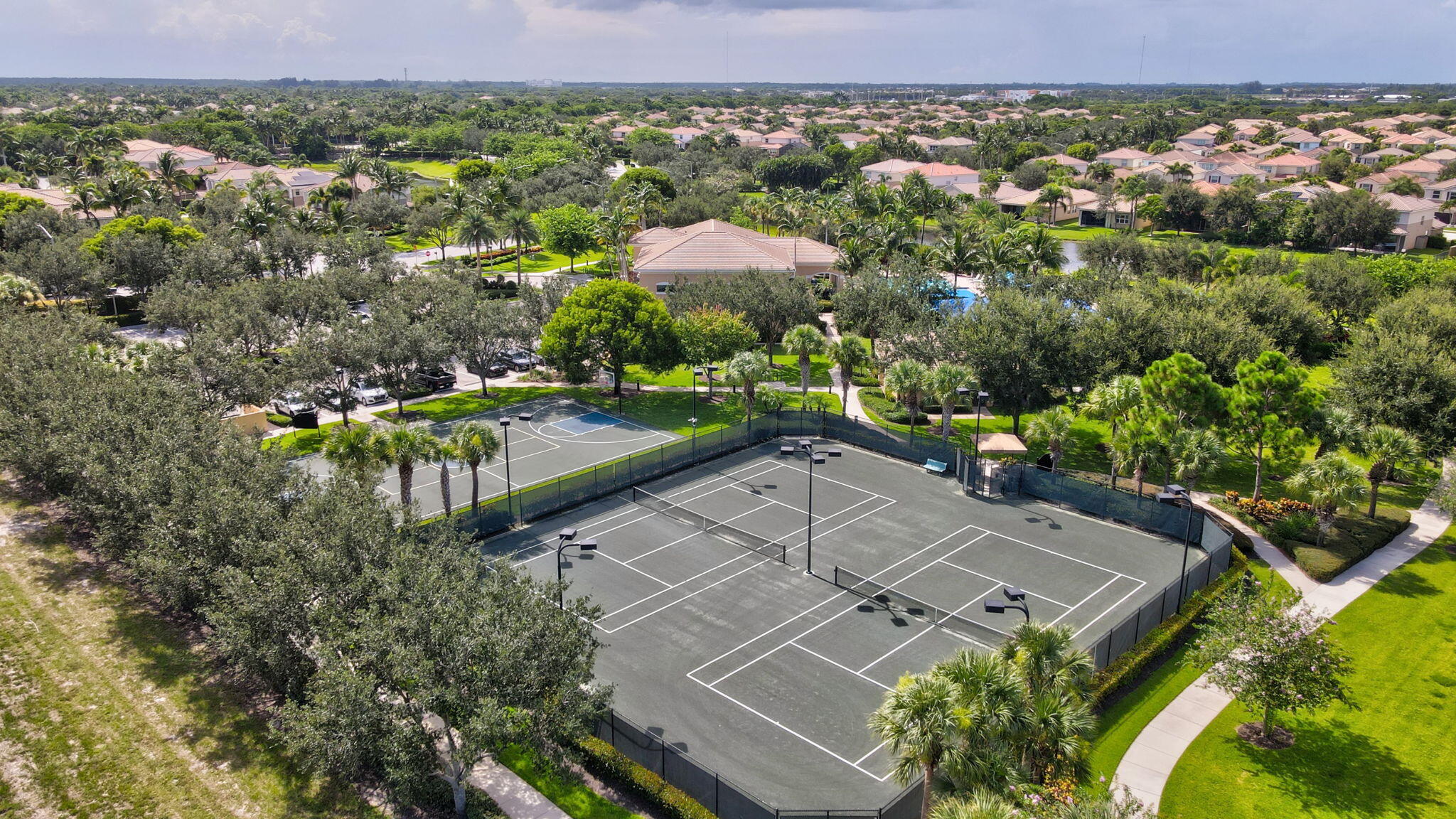 8489 Serena Creek Avenue