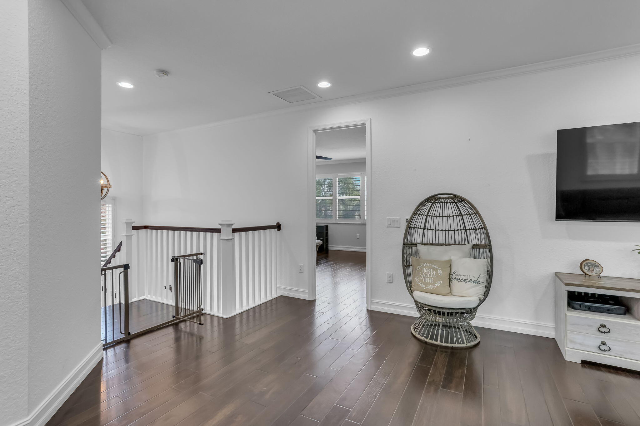 8489 Serena Creek Avenue