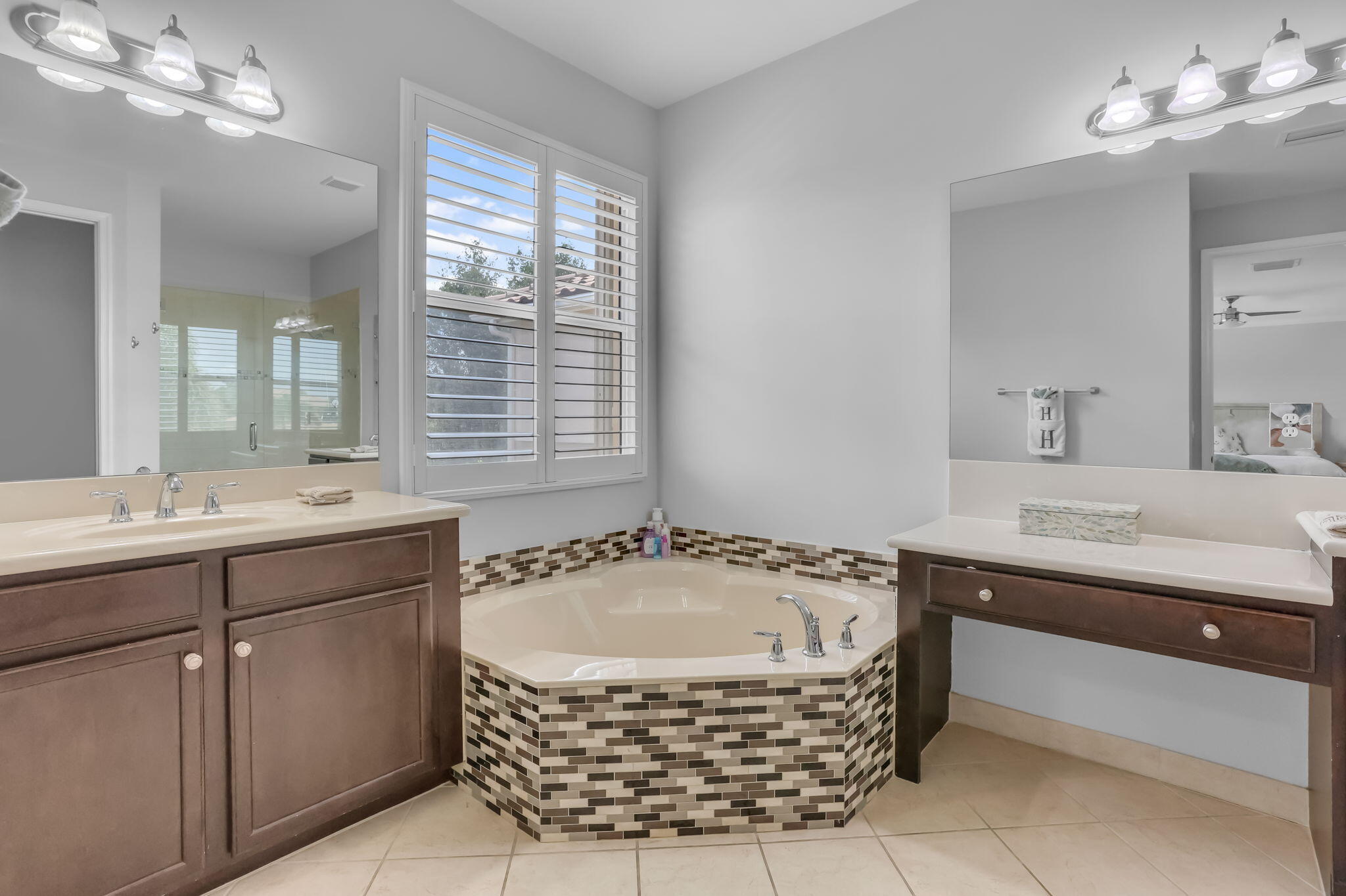 8489 Serena Creek Avenue