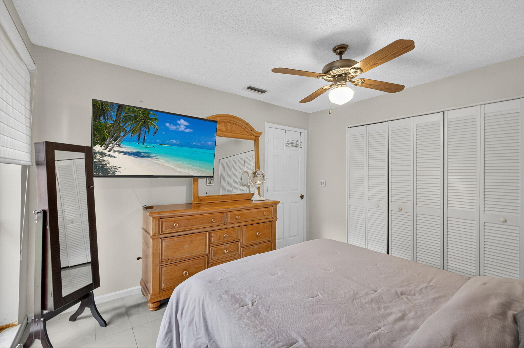 4840 Pine Tree Drive