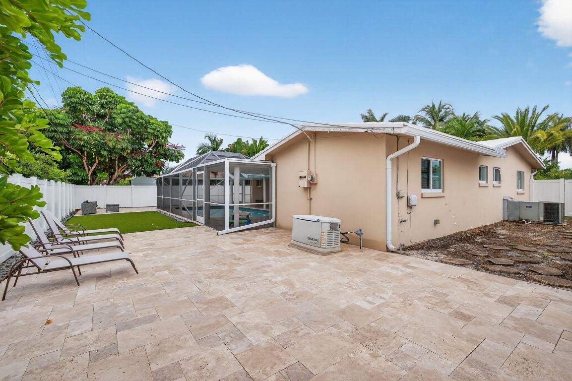 5701 NE 16th Terrace