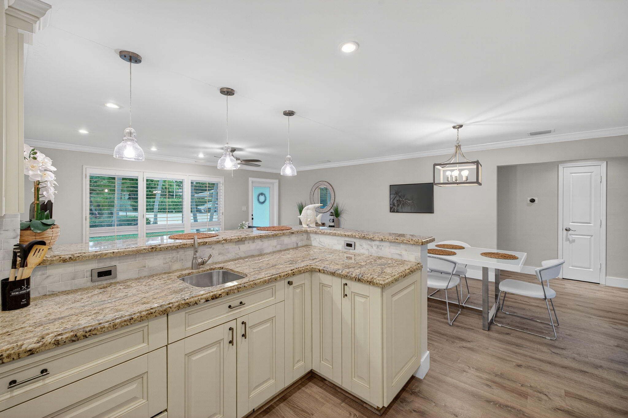 5701 NE 16th Terrace