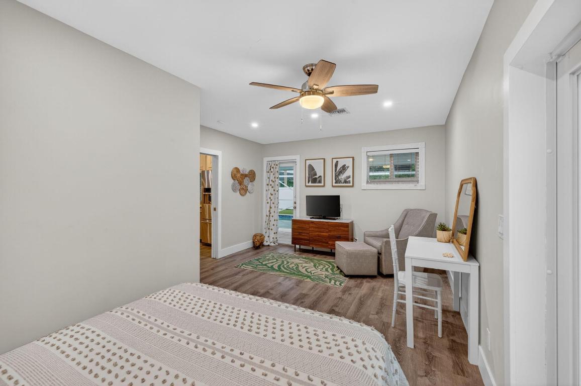 5701 NE 16th Terrace