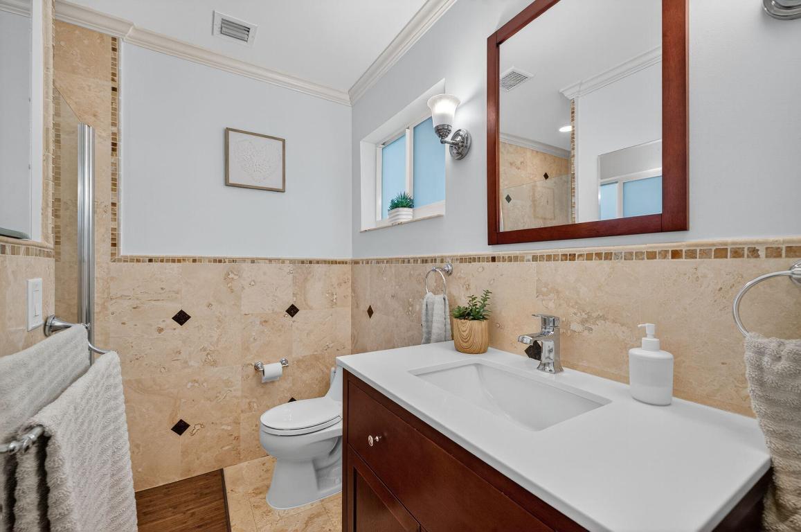 5701 NE 16th Terrace